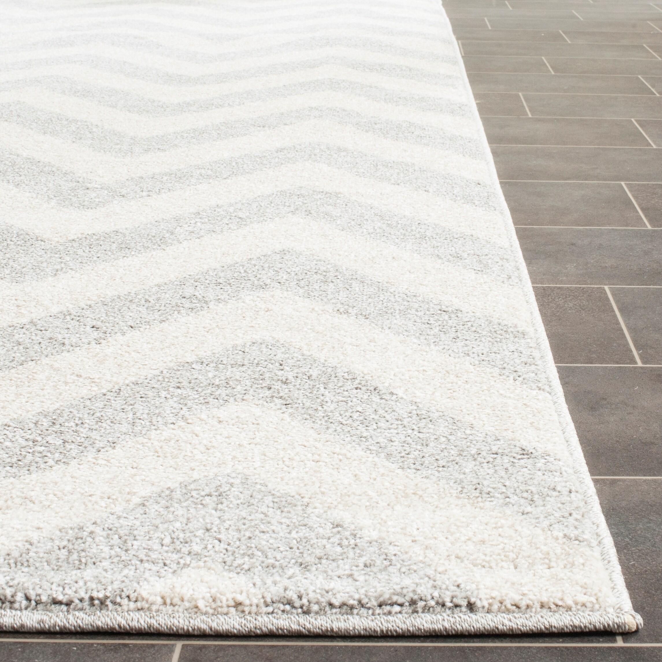 Amherst AMT419 Power Loomed Indoor Area Rug - Light Grey/Beige - 9'x9' - Safavieh