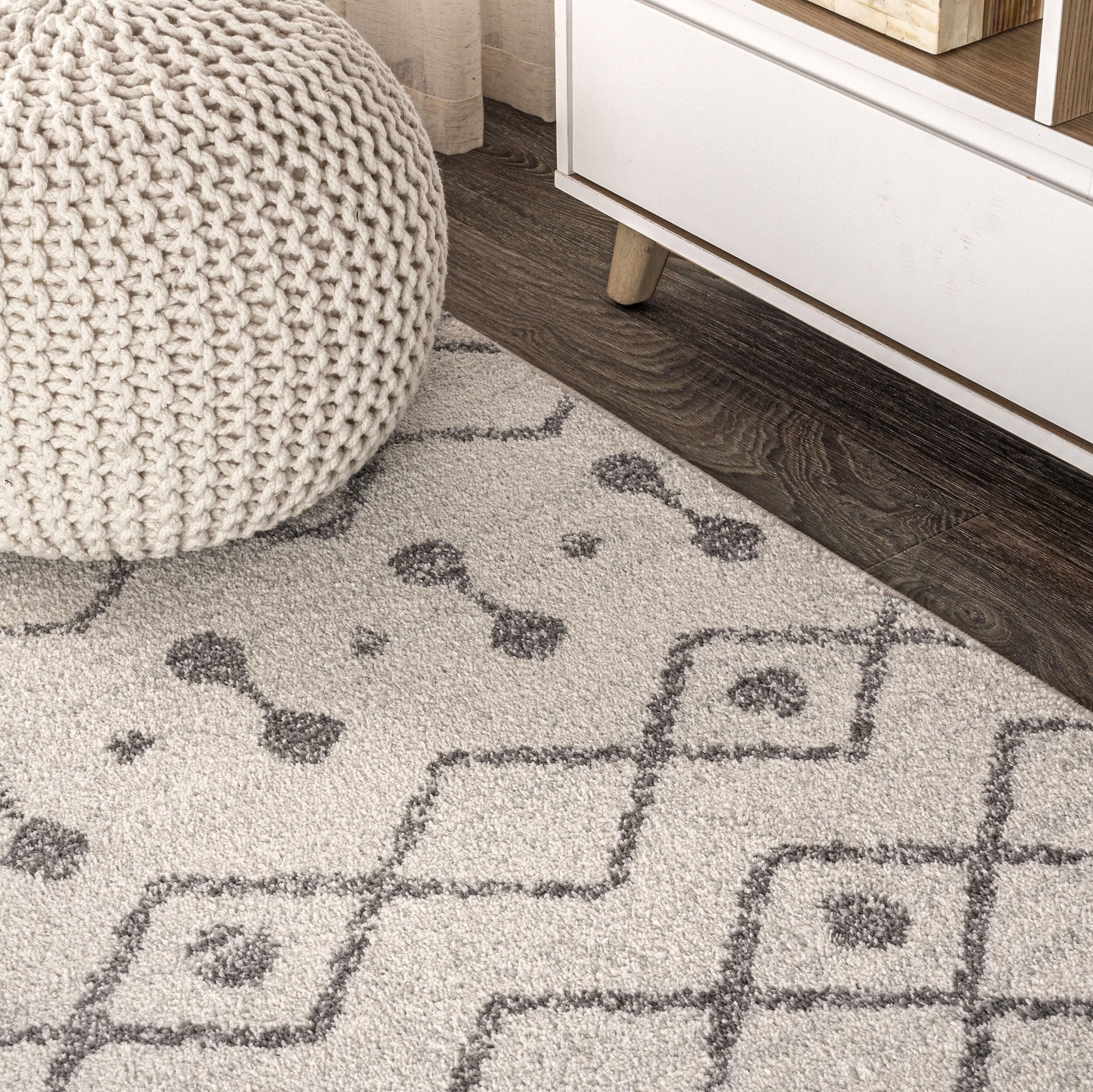 Aksil Moroccan Gray and Cream Geometric Area Rug, 5 ft x 8 ft