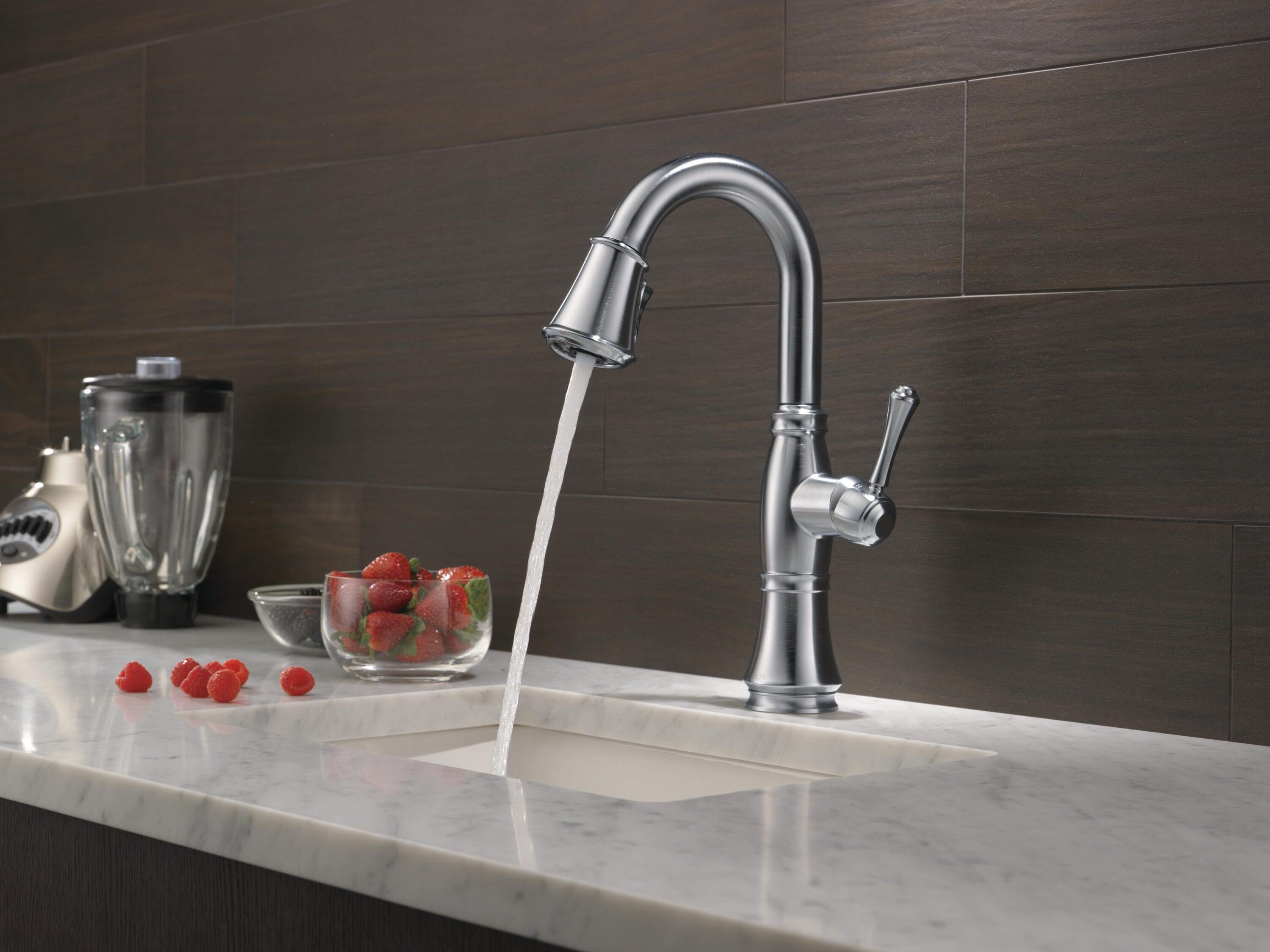 Cassidy Pull Down Sprayer Kitchen Sink Faucet, Single Handle Kitchen Faucet