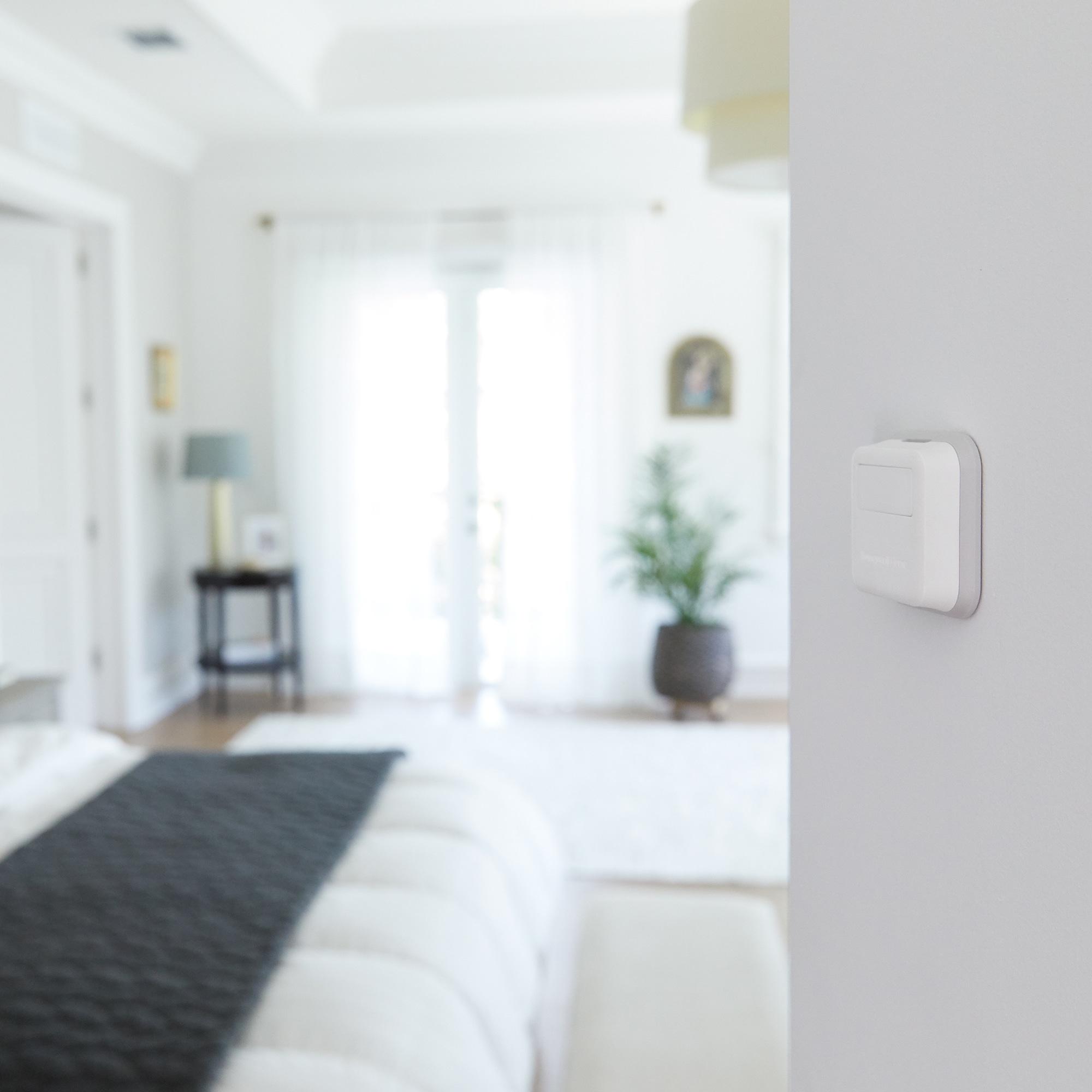 Honeywell Home Smart Room Sensor: Wireless Thermostat Control, Smartphone App, T9 Compatible, White, 2-Year Warranty