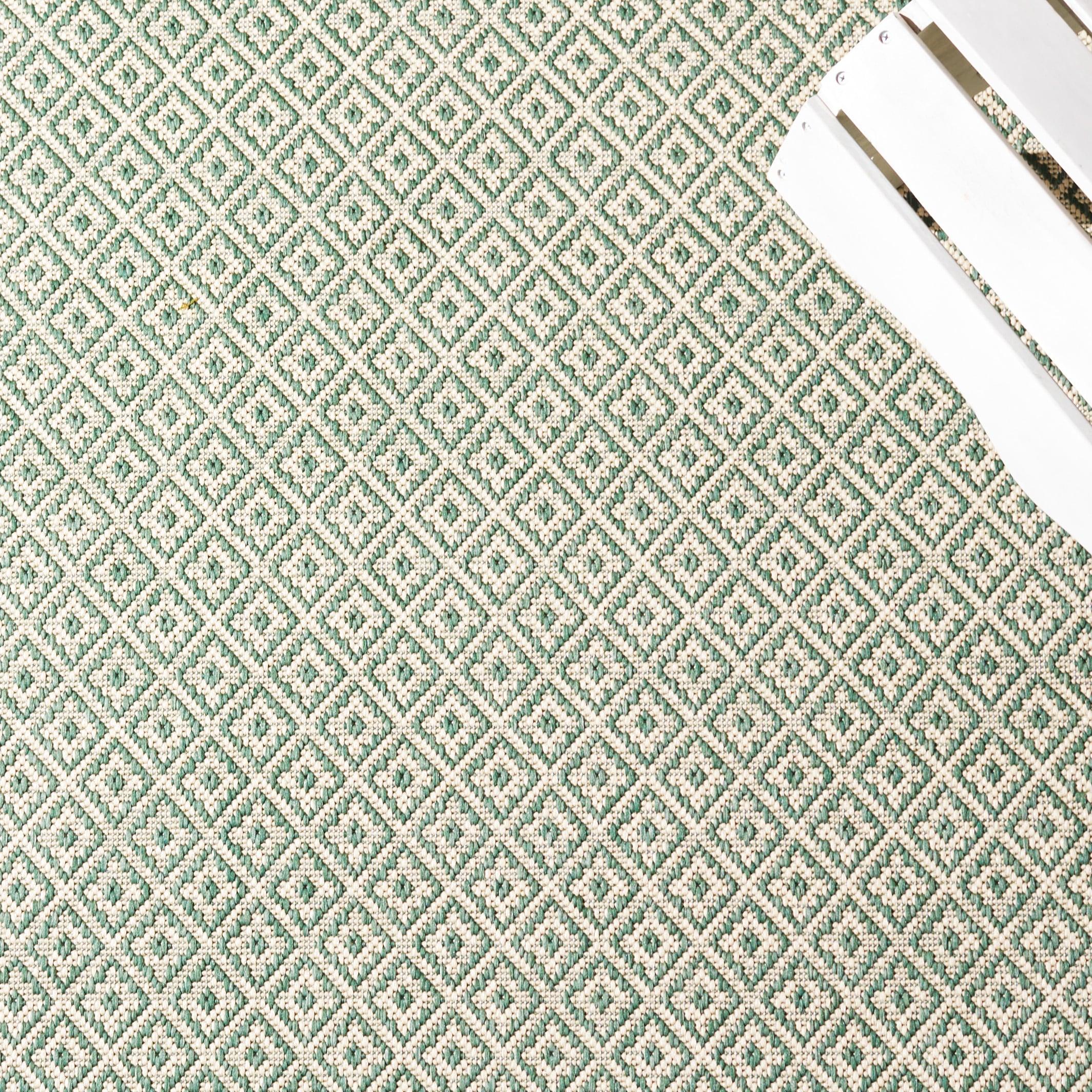 SAFAVIEH Courtyard Naomi Geometric Indoor/Outdoor Area Rug, Dark Green/Beige, 6'7" x 6'7" Square