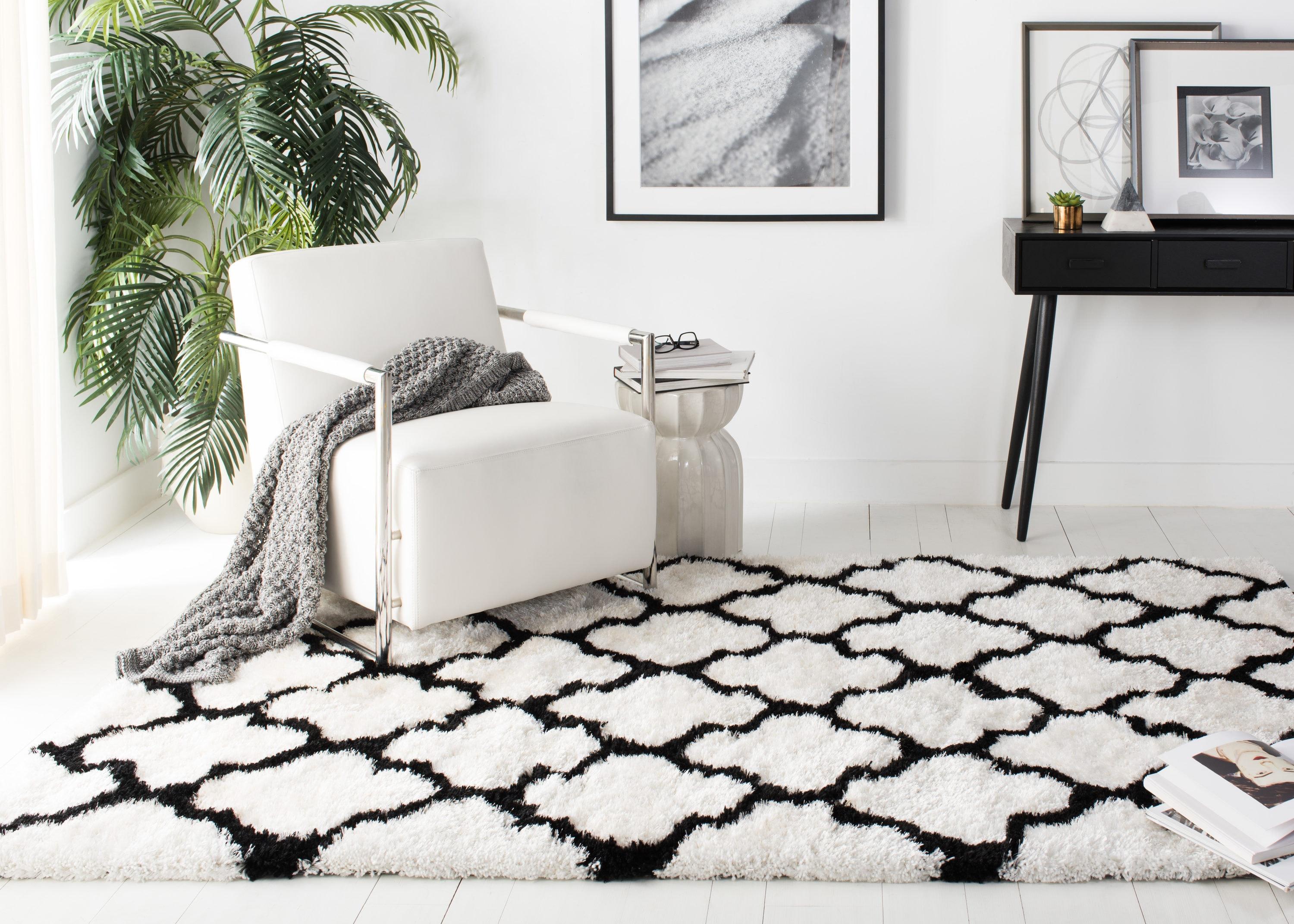 SAFAVIEH Barcelona Shag Mira Geometric Area Rug, Ivory/Black, 5' x 5' Square