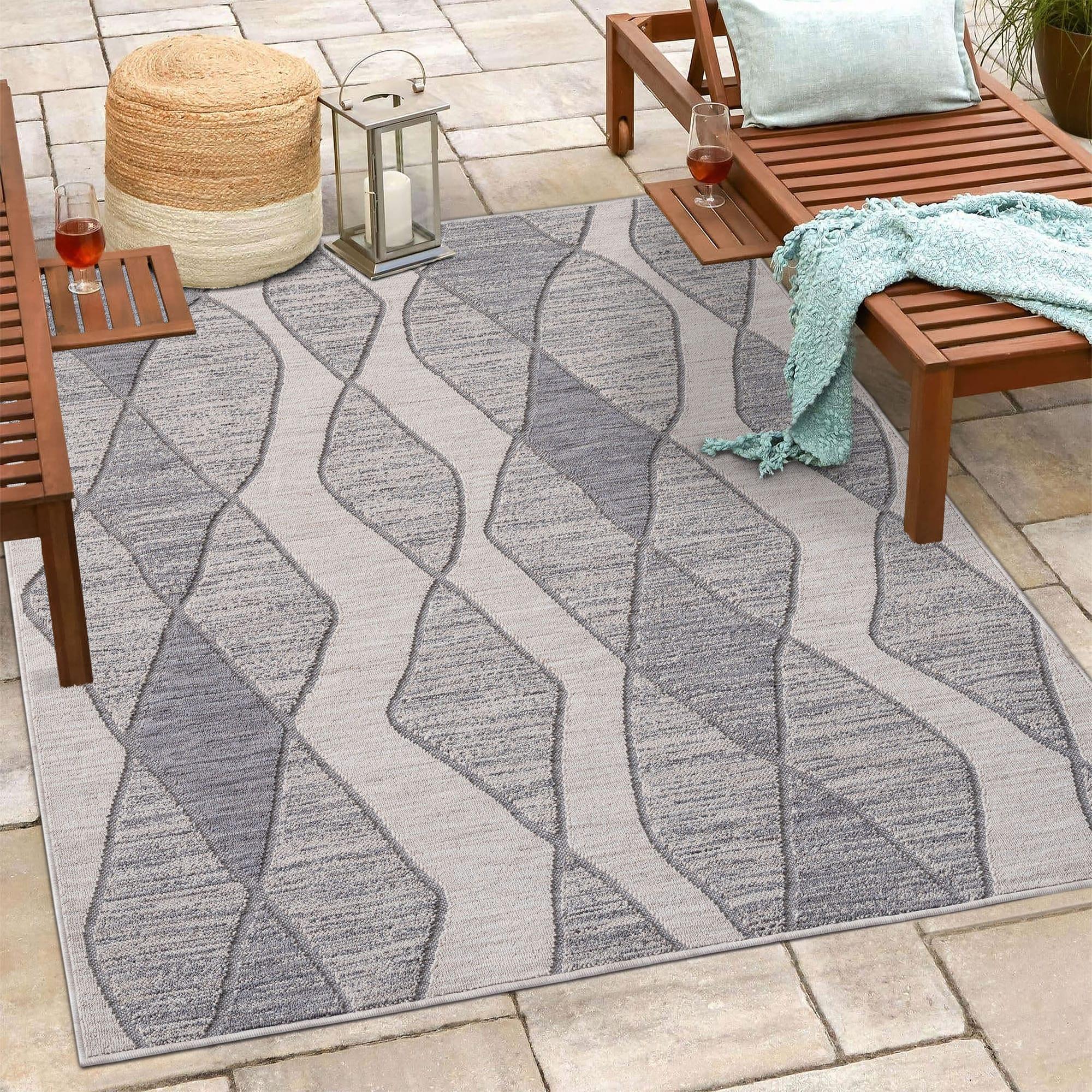 Winona Reversible Blue and Ivory 8' x 9' Synthetic Area Rug