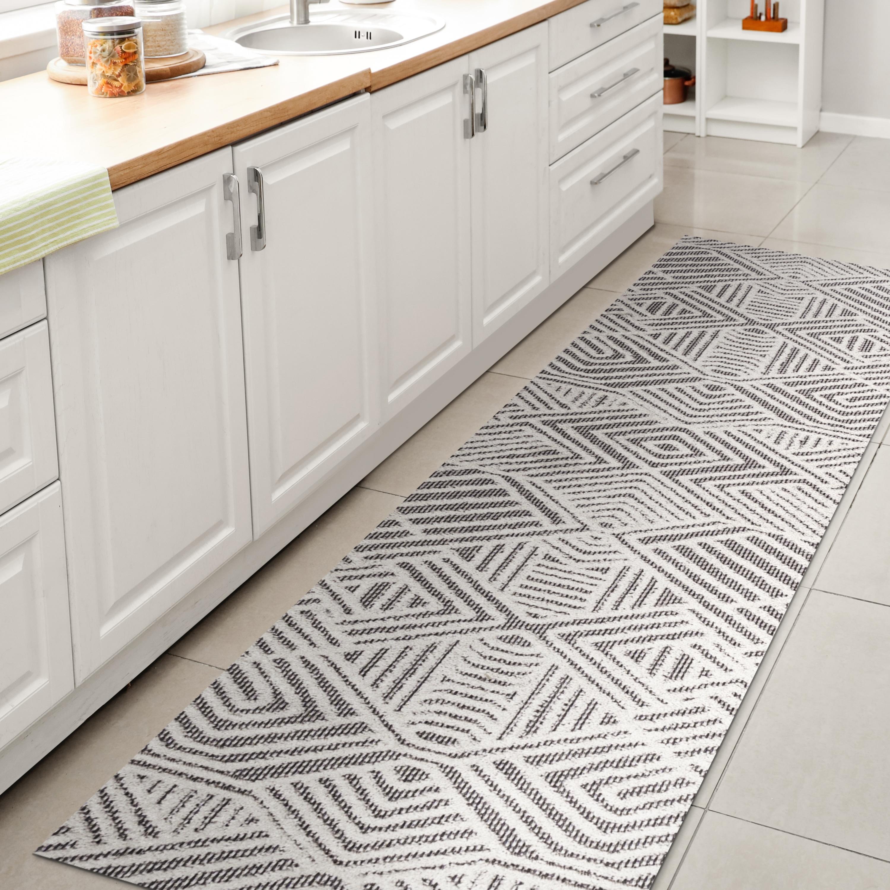 2'x8' Jordan High-Low Pile Art Deco Geometric Indoor/Outdoor Runner Rug, White/Black - JONATHAN Y