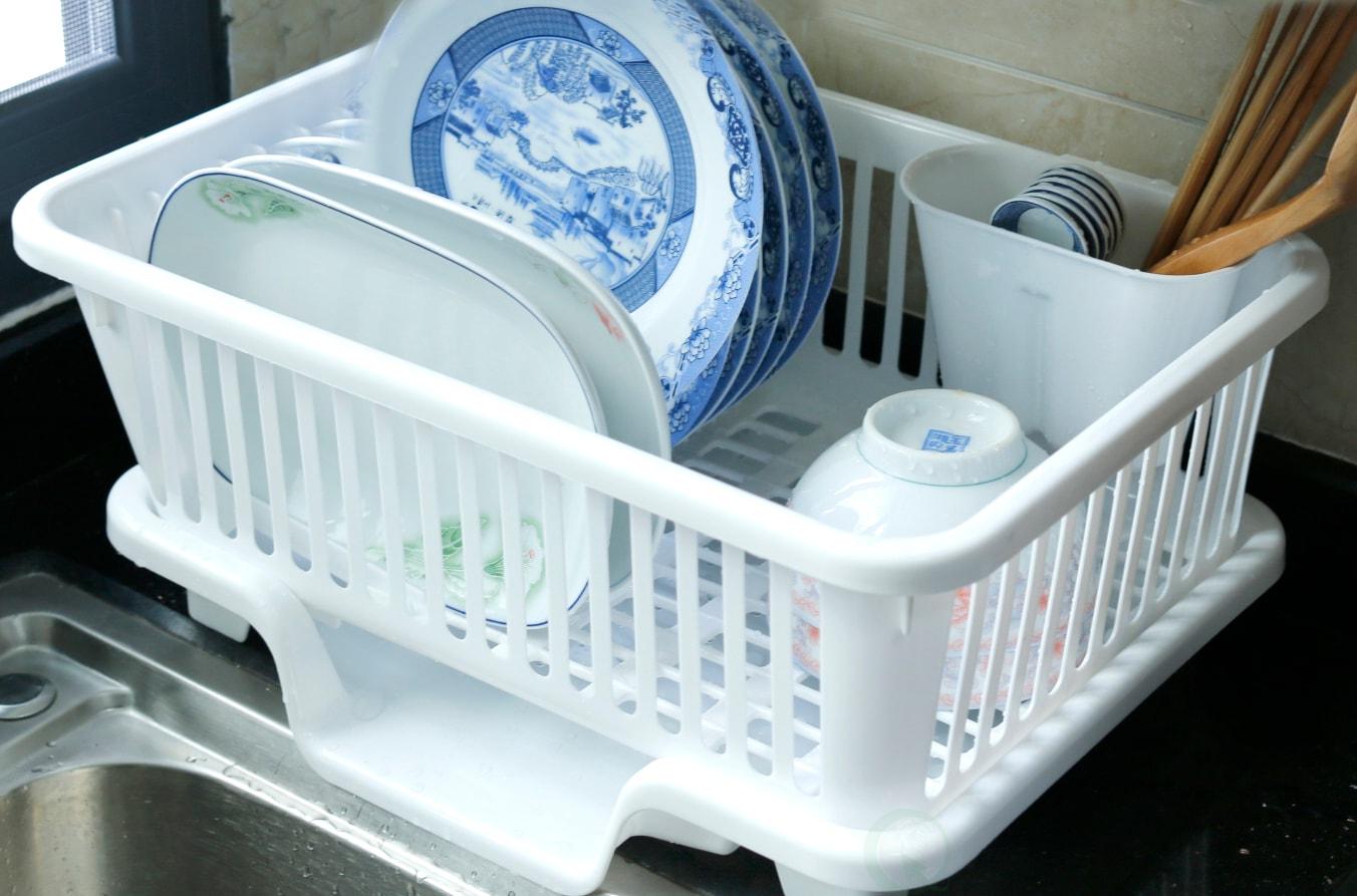 Basicwise Heavy Duty 2-Piece Plastic Dish Drying Rack Set in White - Includes Large Dish Drainer, Attached Drainboard, and Utensil Cup Holders for Home Kitchen Countertop Organization