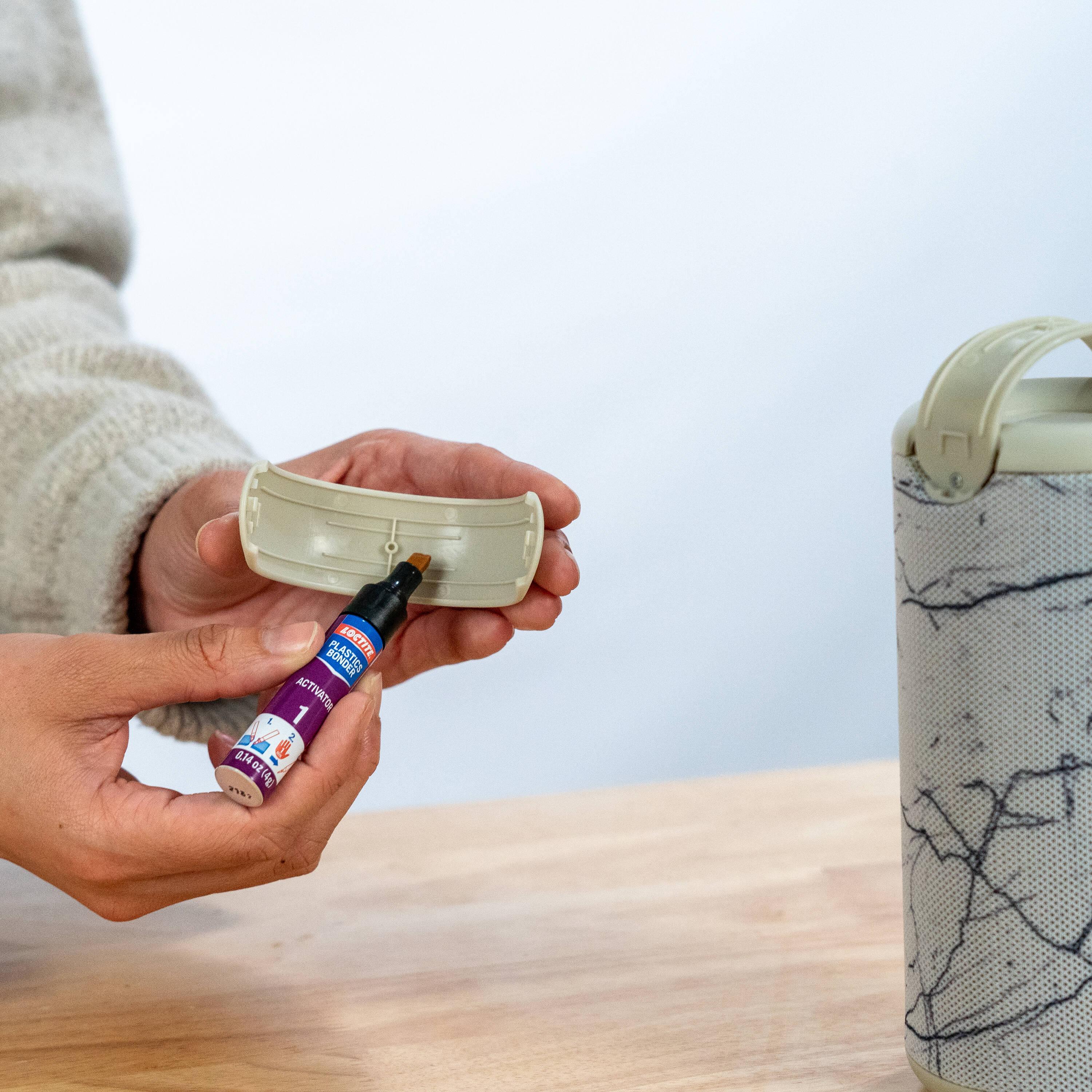 Loctite Super Glue Plastics Bonder, 1-0.14 oz Activator Stick + 1-0.07 oz Glue Tube, Clear 0.21 oz Kit