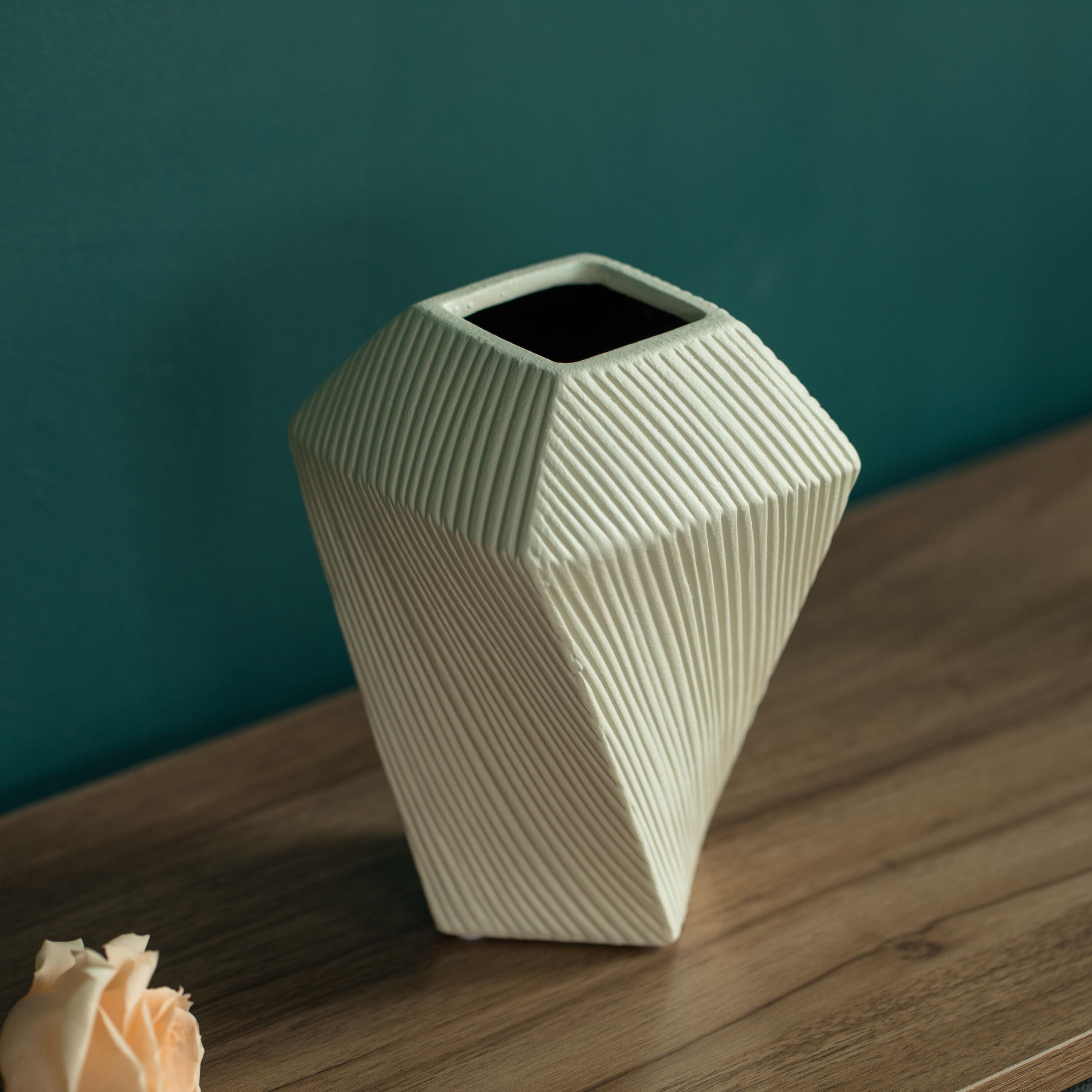 Uniquewise 7" H Decorative Ceramic Square Twisted Centerpiece Table Vase Beige, Small