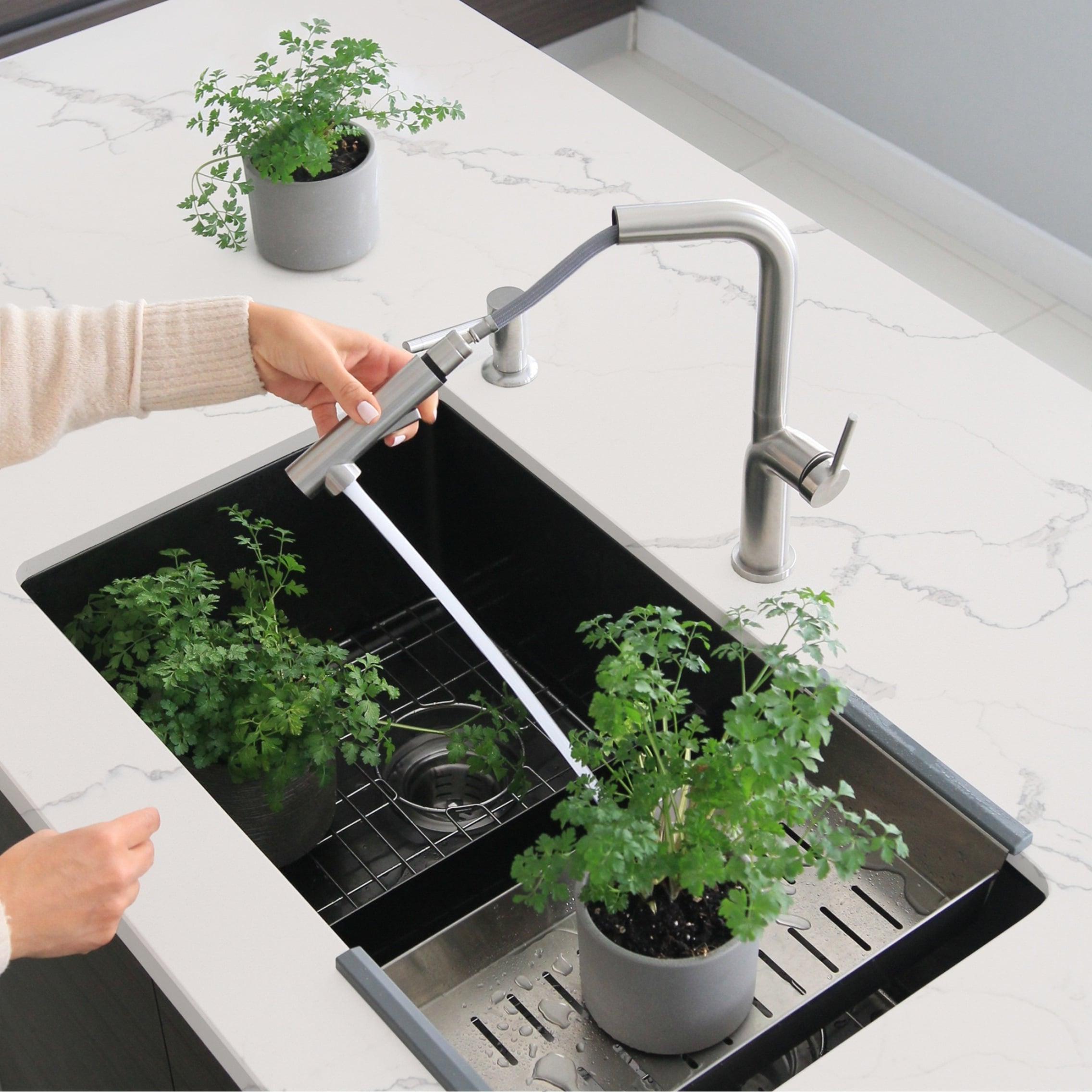 Modern Faucet Stylish Latina One-Handle Pull Down Kitchen Faucet