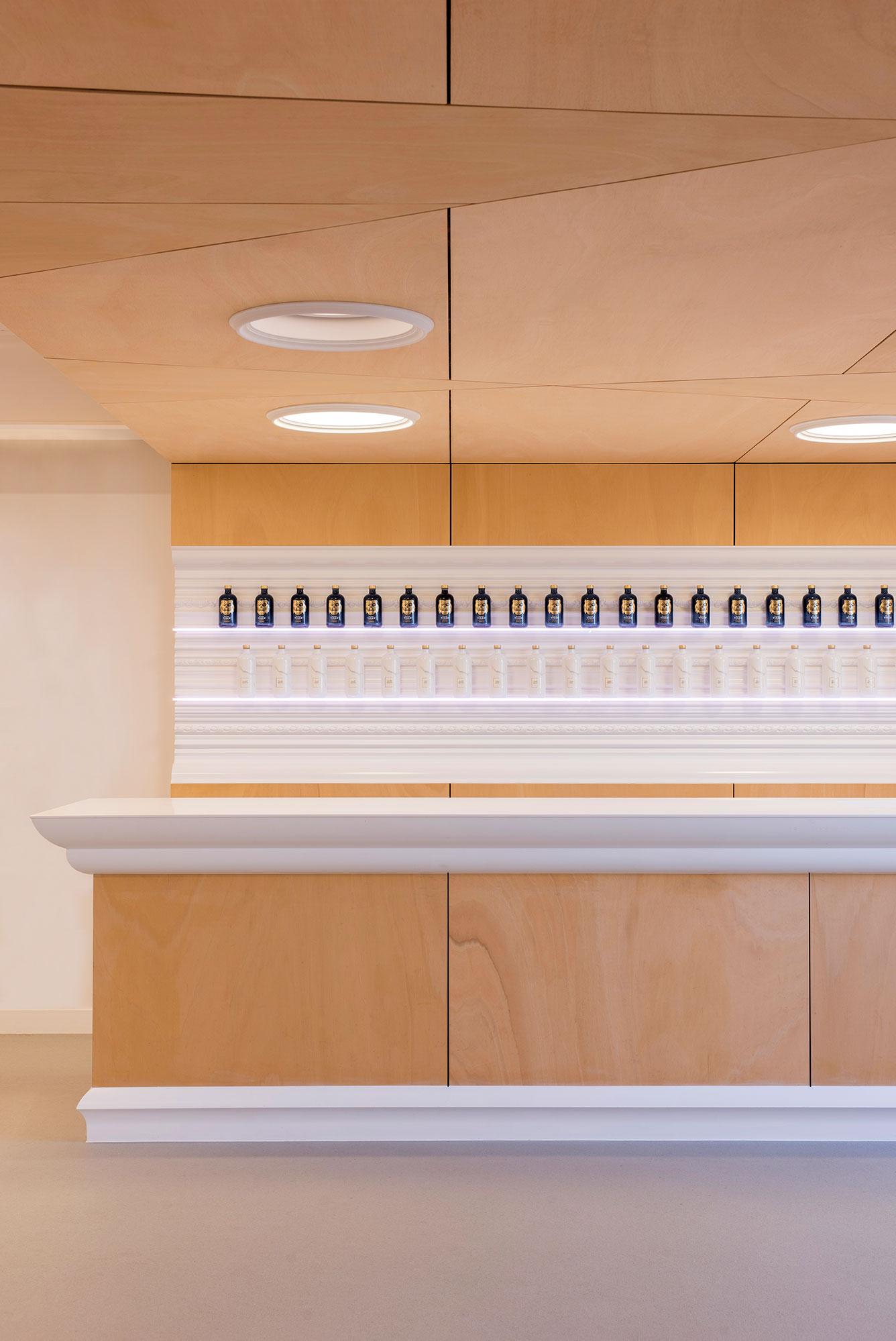 Orac Decor 3.3125'' H x 78.75'' W x 0.75'' D Plastic Chair Rail