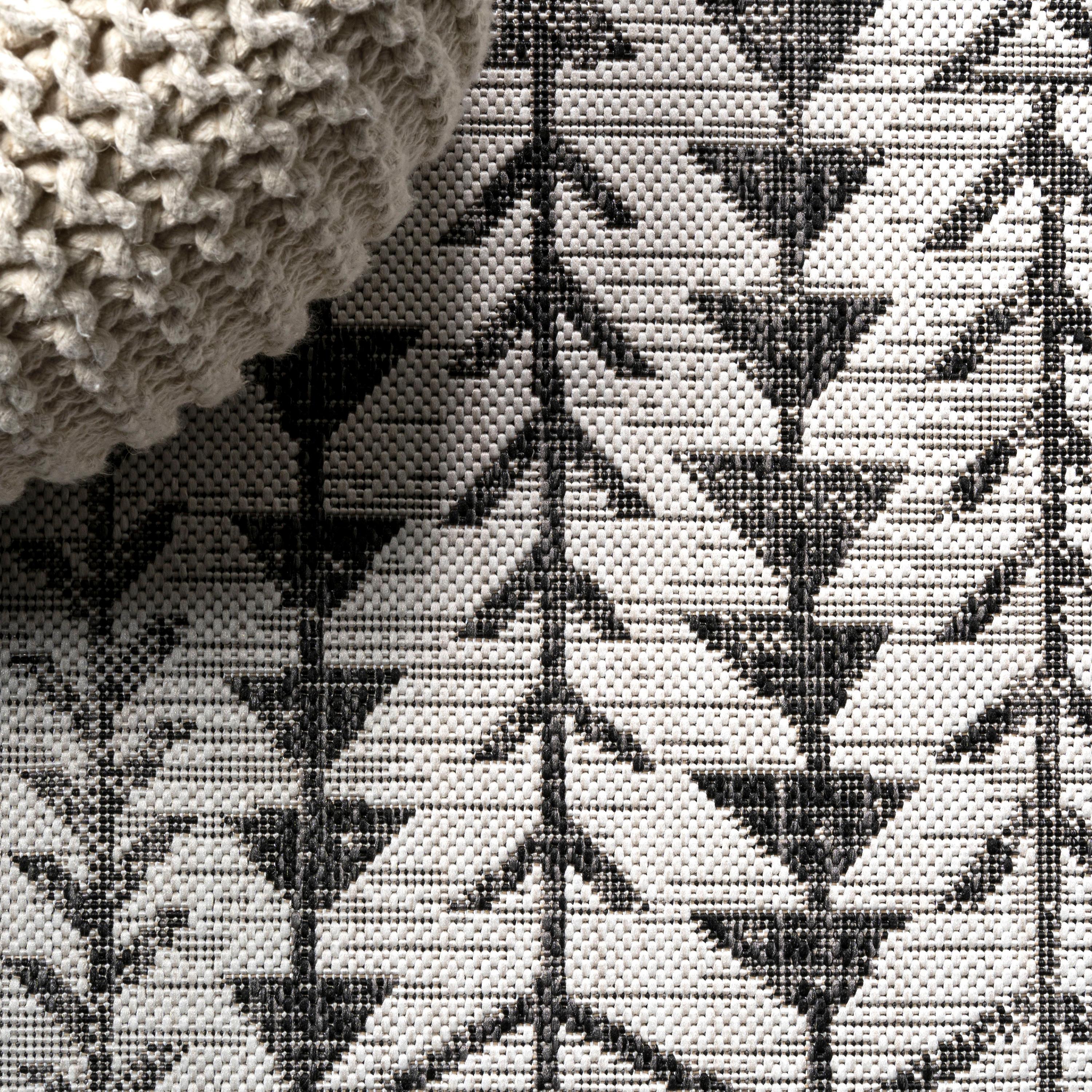 4'x6' Tokay Bohemian Geometric Indoor/Outdoor Area Rug, Ivory/Black - JONATHAN Y