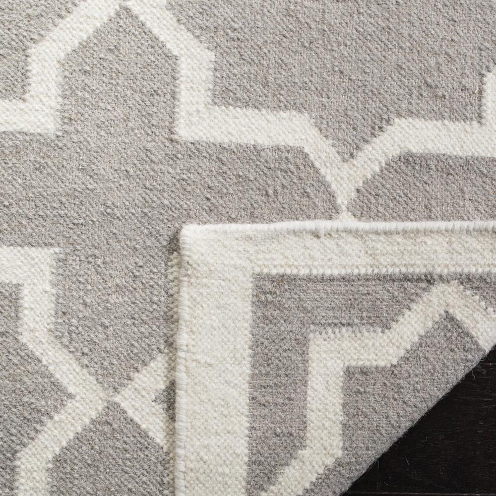 Safavieh Dhurries Neva 5 x 8 (ft) Wool Gray/Ivory Rectangular Indoor Geometric Coastal Area rug