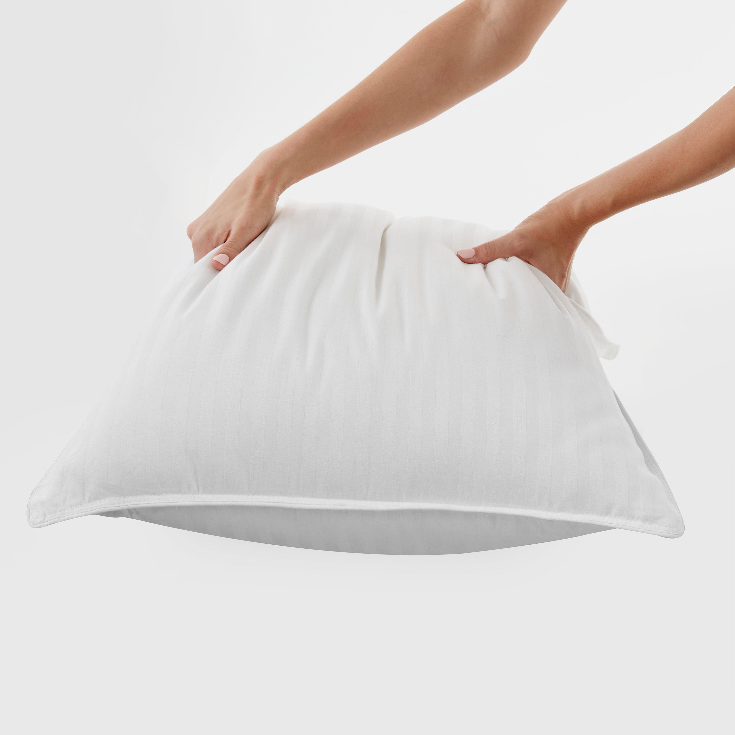 Queen White Memory Foam Gel Fiber Bed Pillows, Set of 2