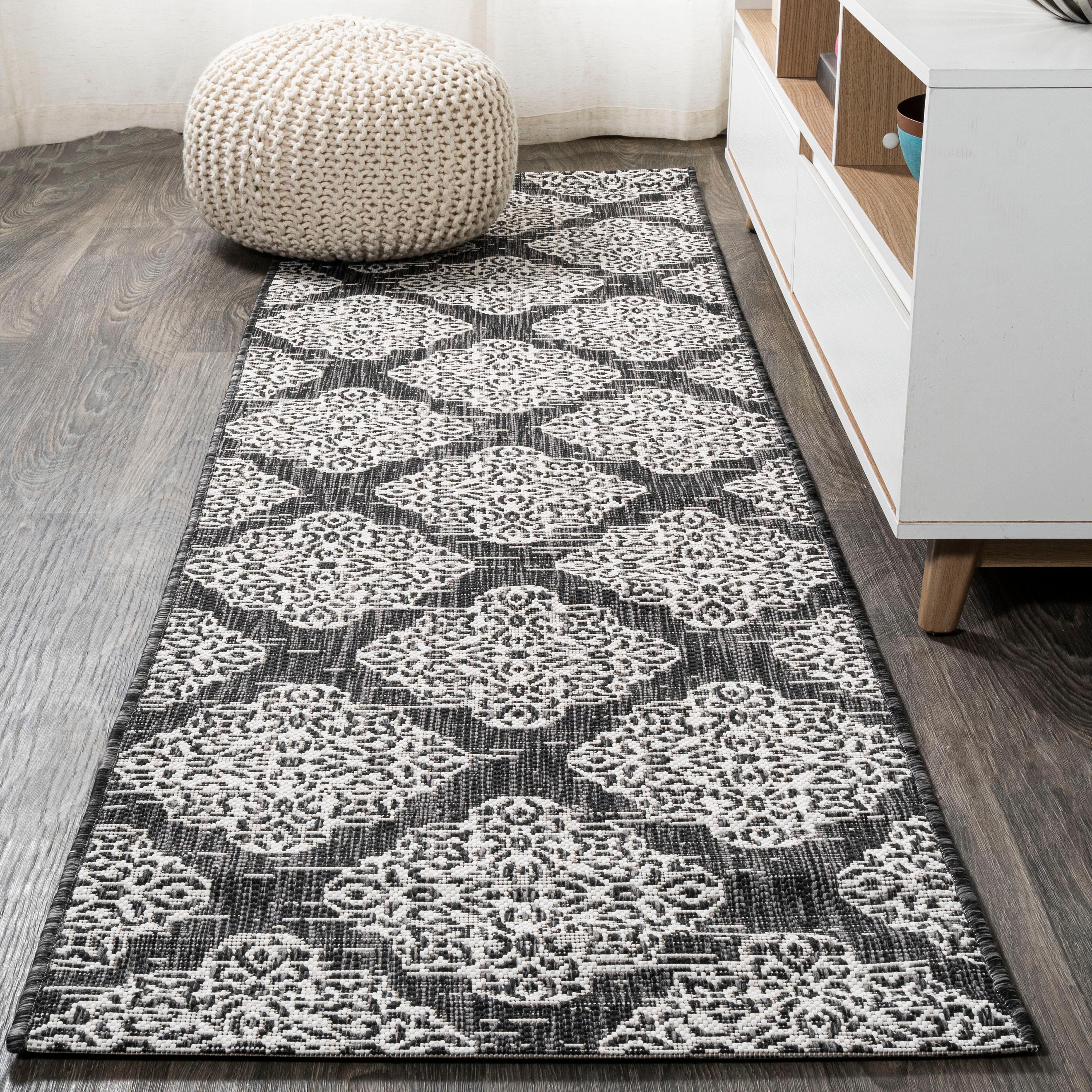 2'x10' Tuscany Ornate Medallions Indoor/Outdoor Runner Rug, Black/Ivory - JONATHAN Y