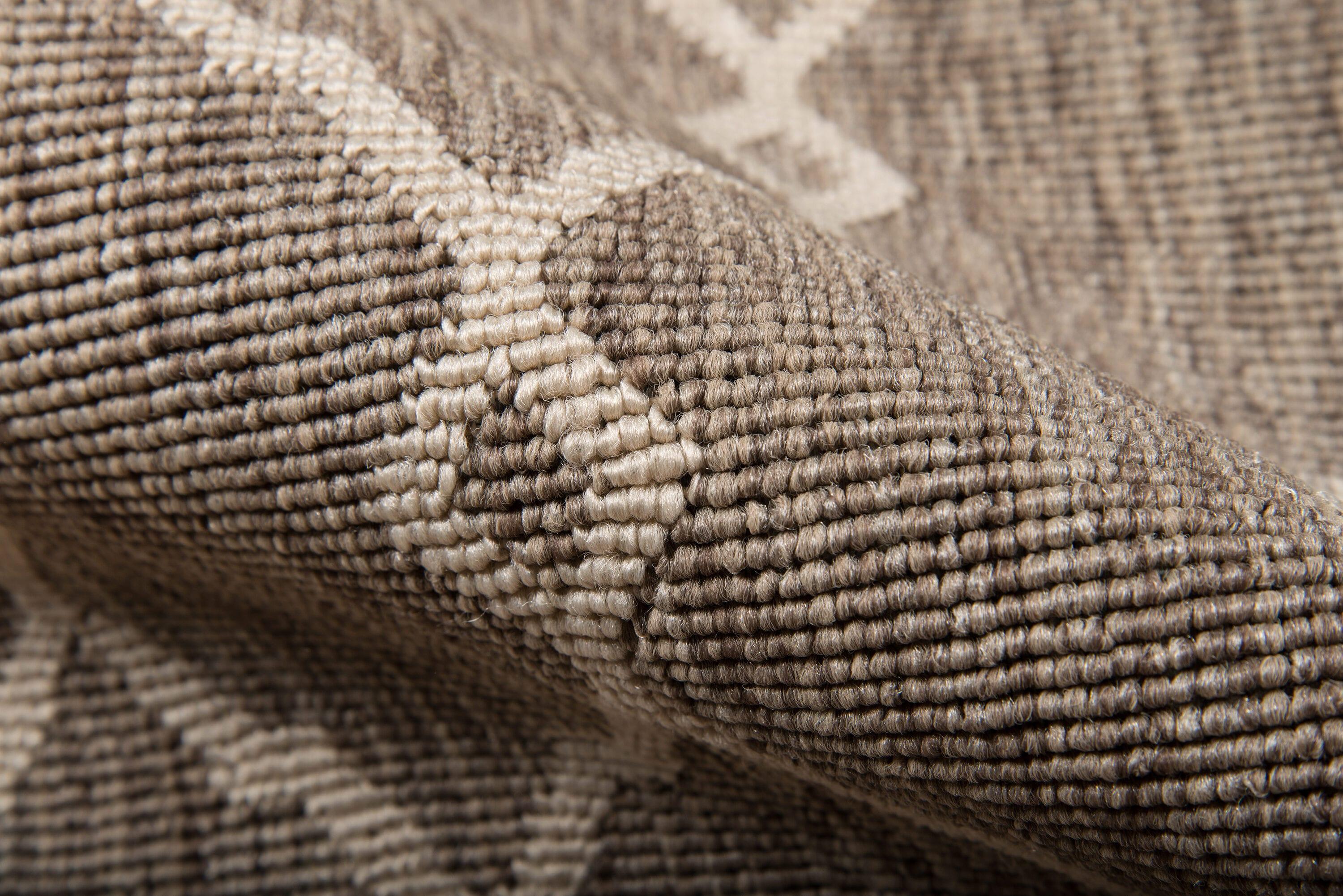 Momeni Baja 5'3" X 7'6" Transitional Rug in Taupe