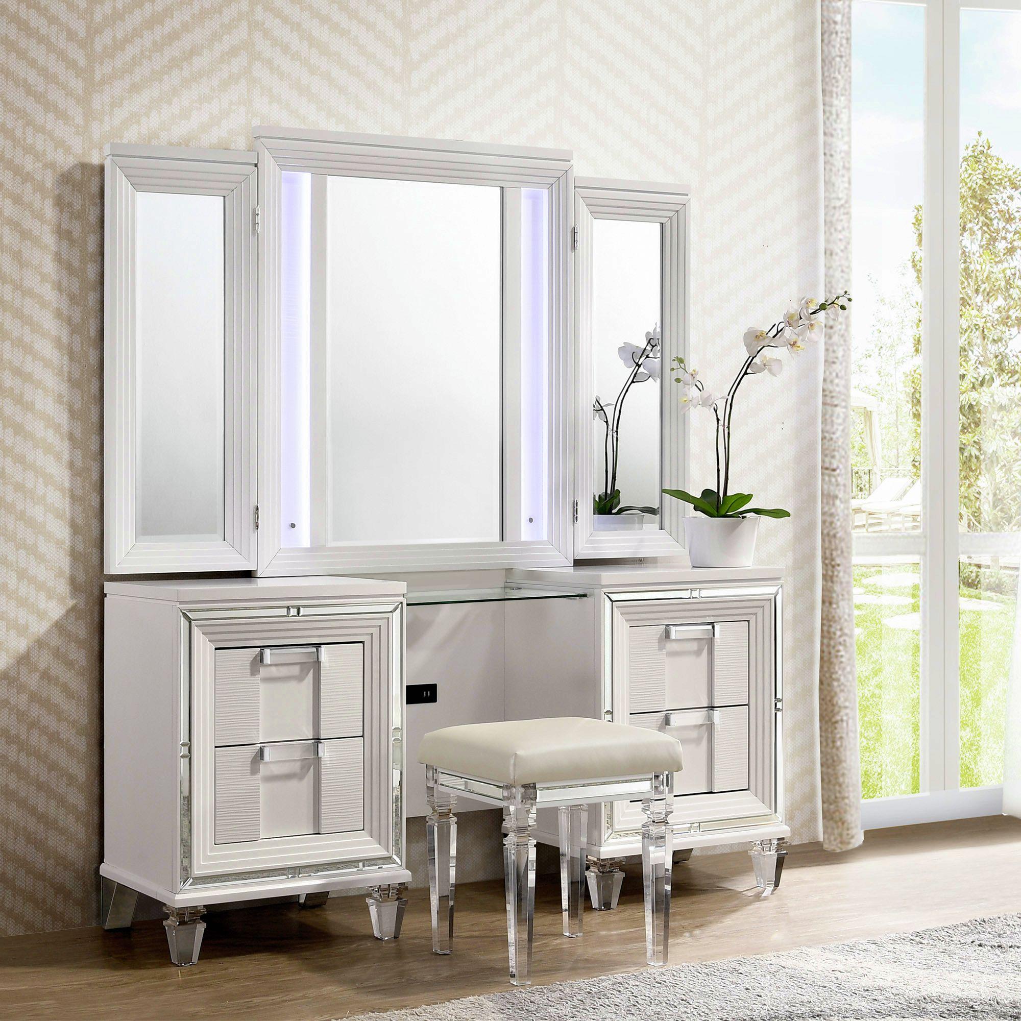 Picket House Furnishings Charlotte Vanity Set with USB in White