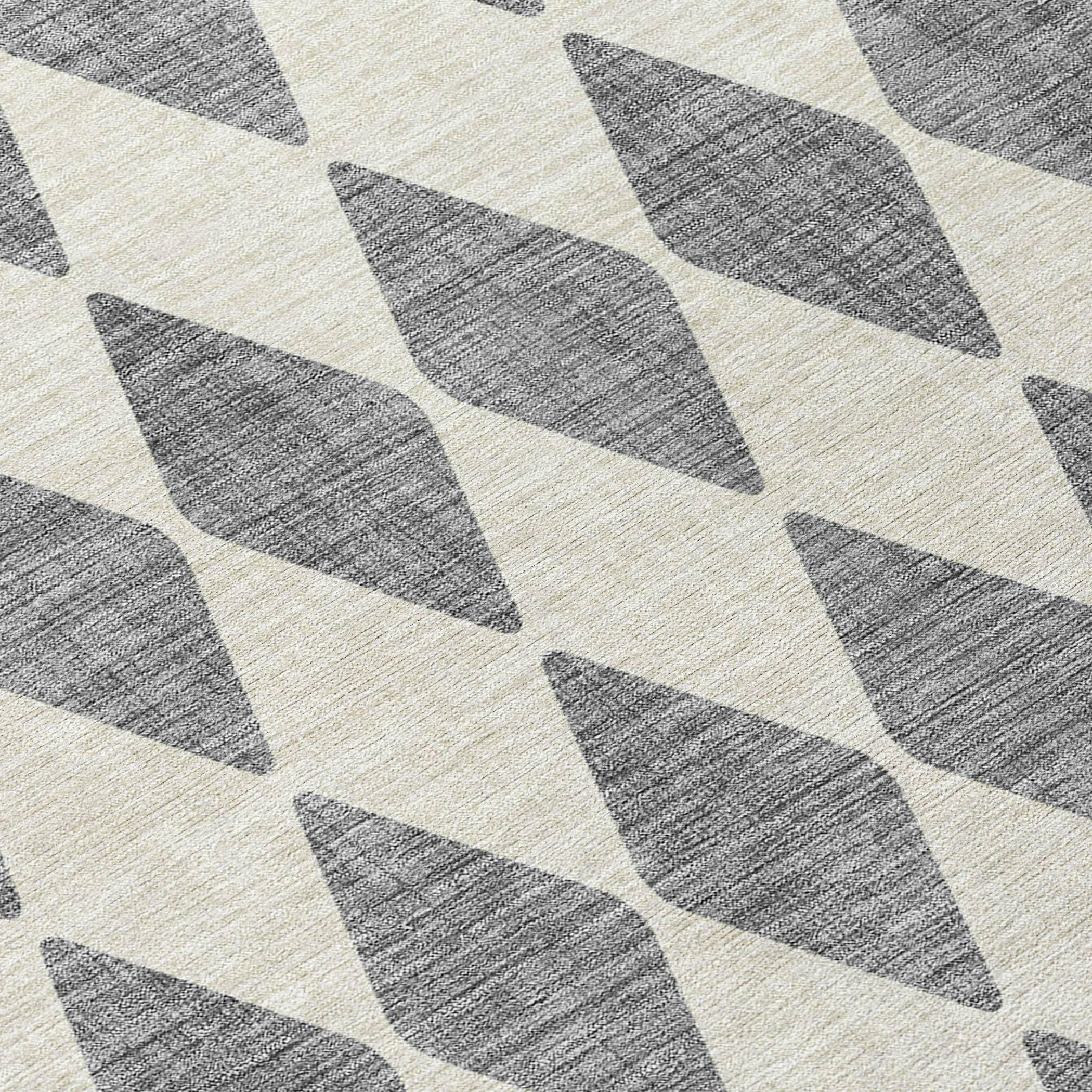 Addison Rugs Chantille Indoor/Outdoor Transitional Diamonds Gray Washable Rectangle Rug, 2'6" x 3'10"
