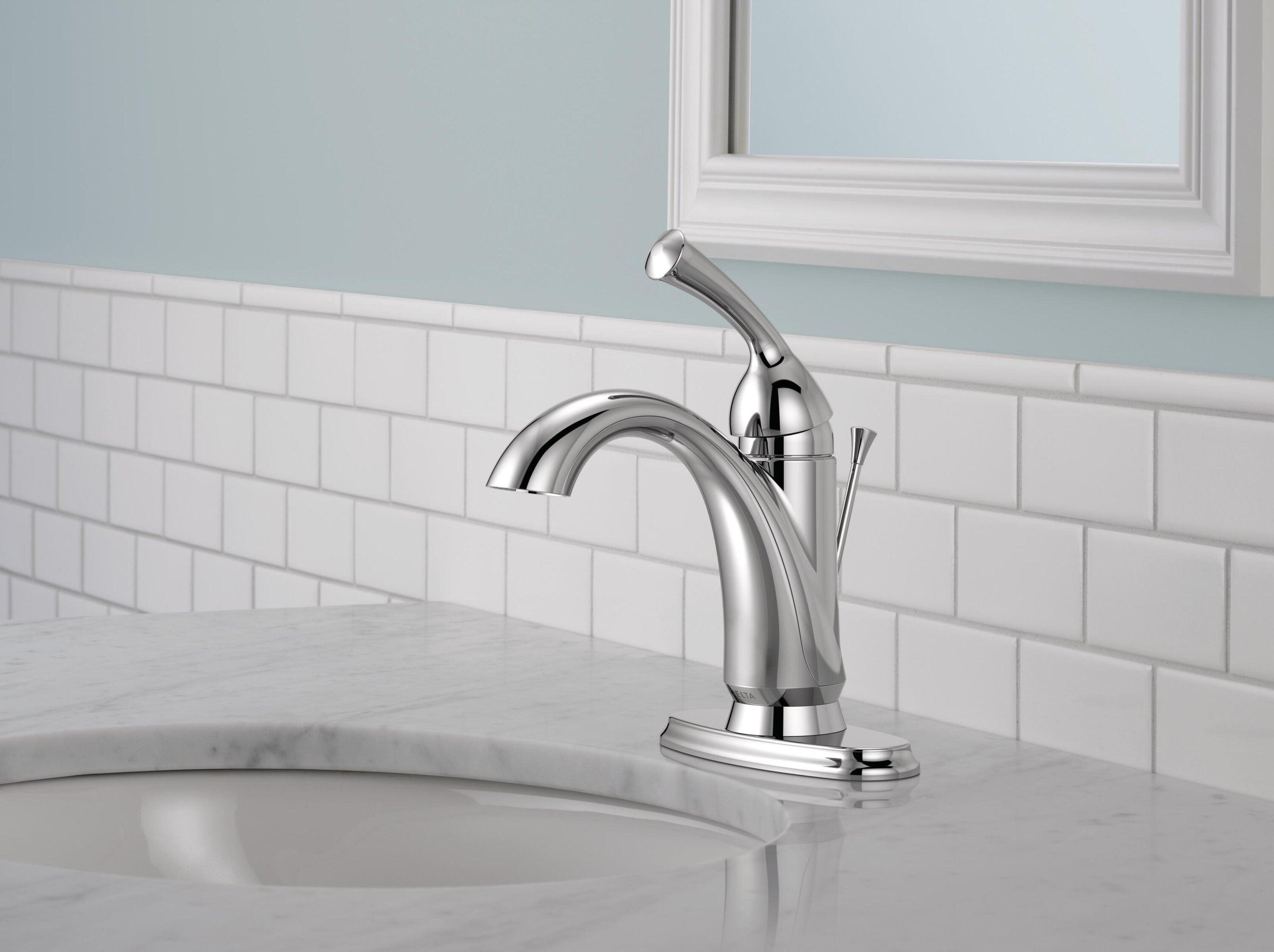 Haywood Single Hole Bathroom Faucet with Drain Assembly, Single Handle Bathroom Sink Faucet