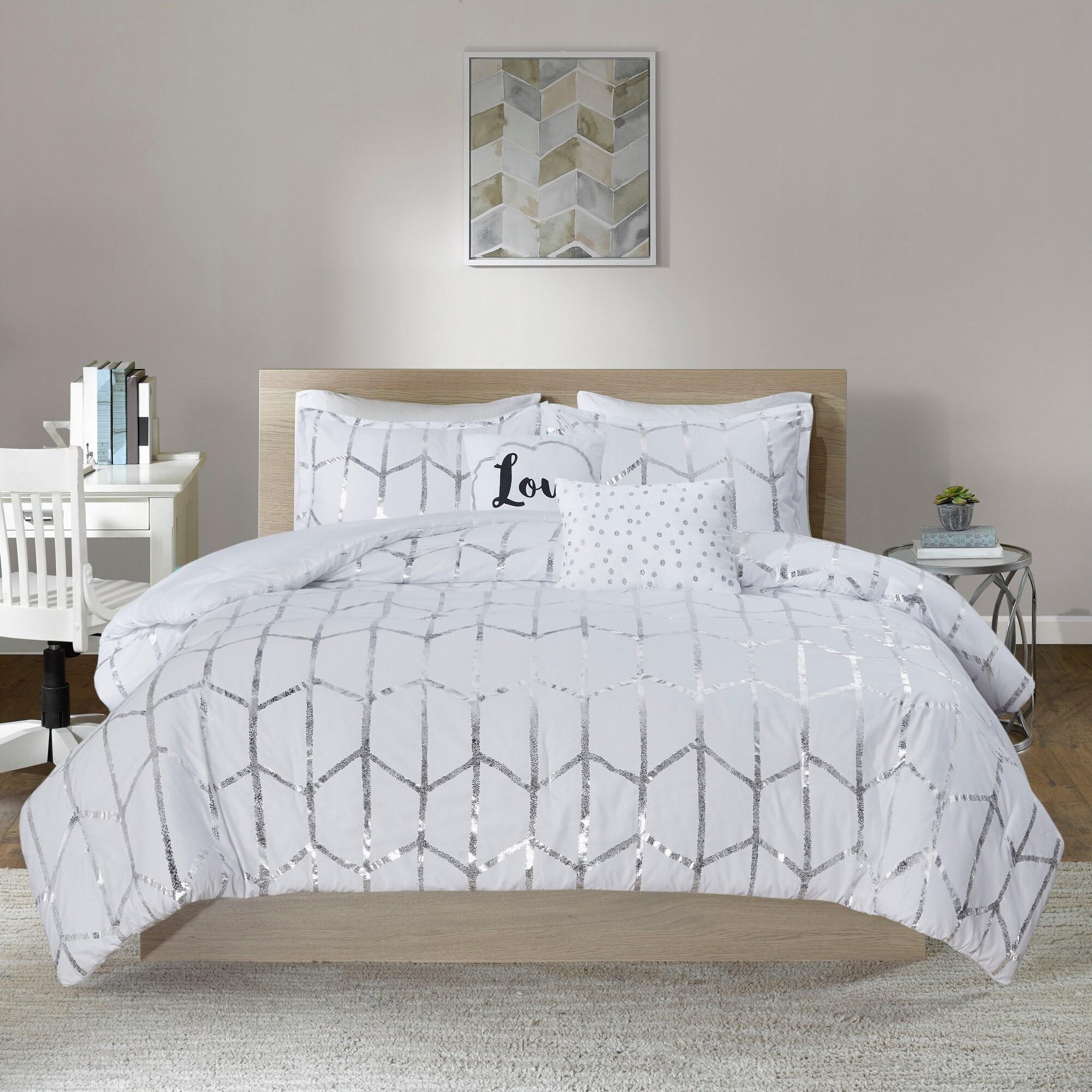 Intelligent Design Raina Metallic Printed Comforter Set