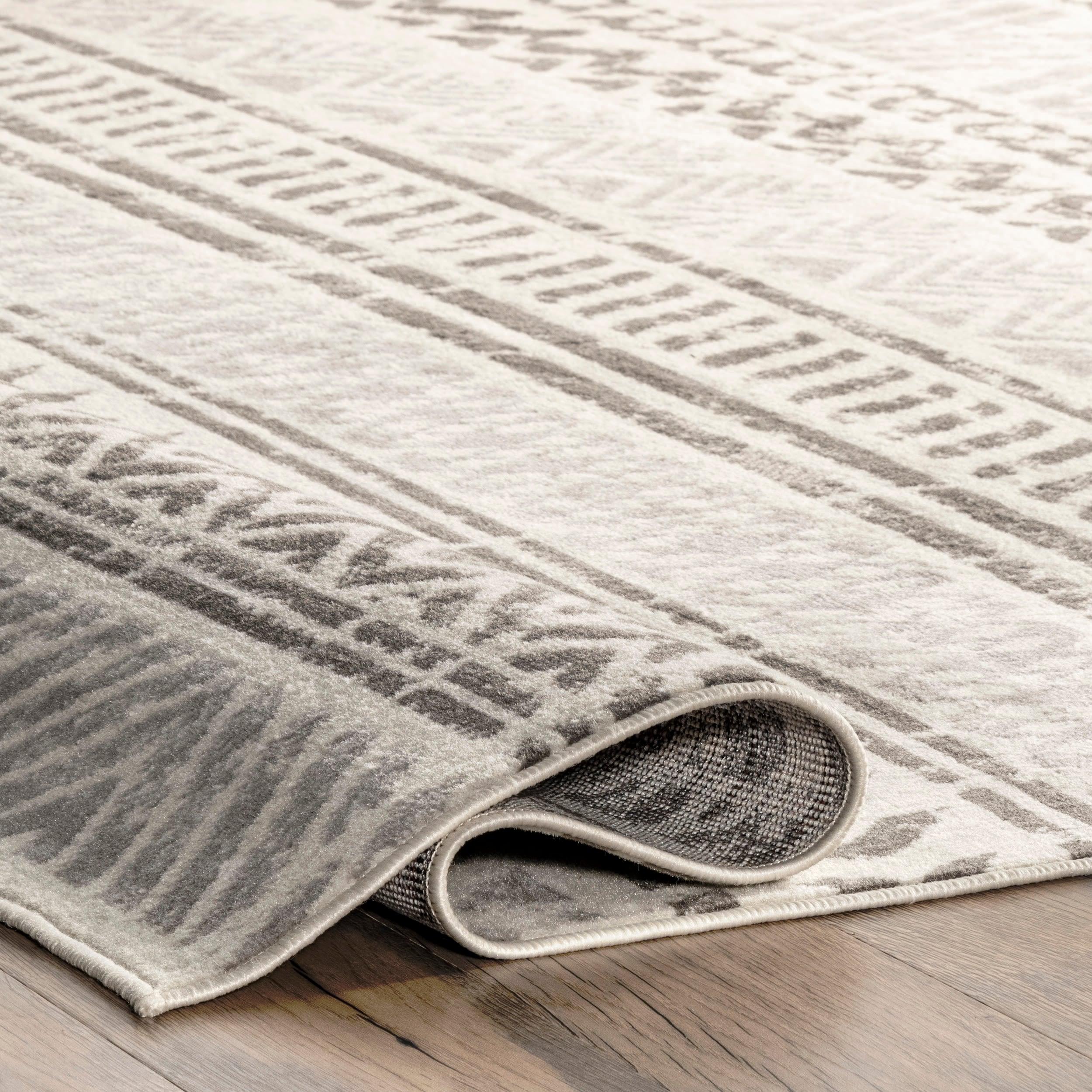 Nuloom Chloe Geometric 5x8 Indoor Area Rug for Living Room Bedroom Dining Room Kitchen, Light Grey/Ivory