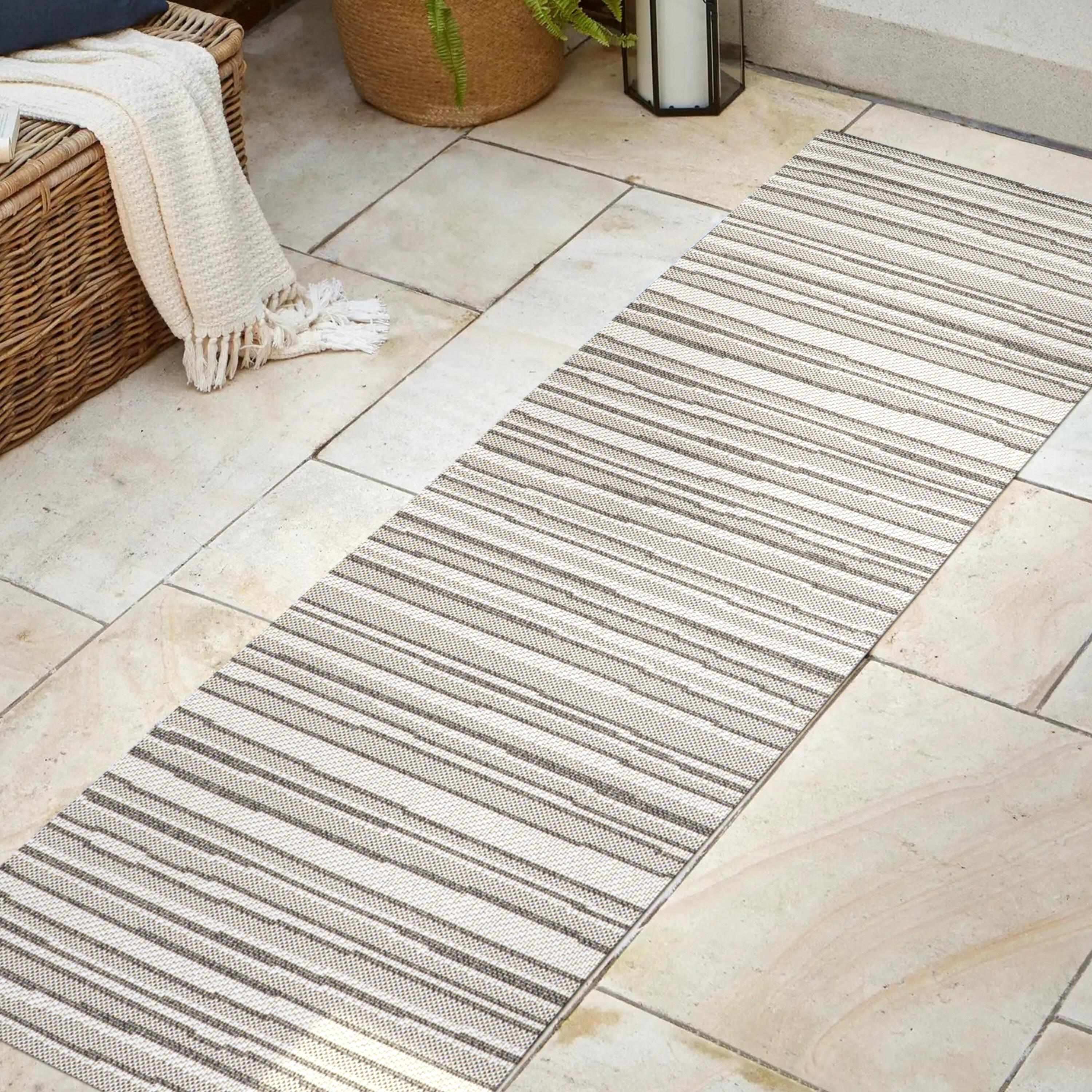 2' x 8' Castara Wavy Stripe Modern Indoor/Outdoor Runner Rug, Cream/Dark Gray - JONATHAN Y