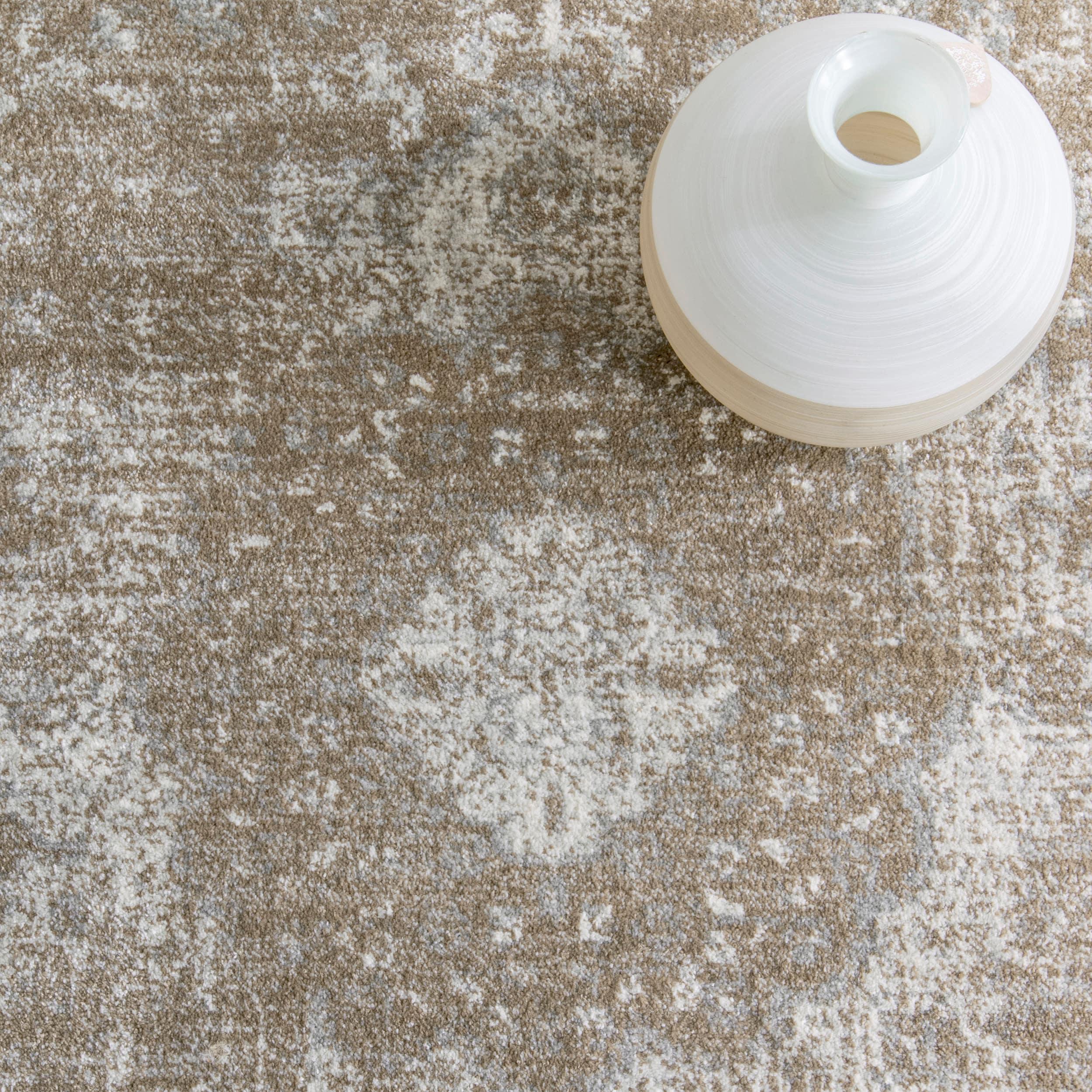 Nuloom Verona Oriental/Persian 5x7 Indoor Area Rug for Living Room Bedroom Dining Room Kitchen, Brown/Off White