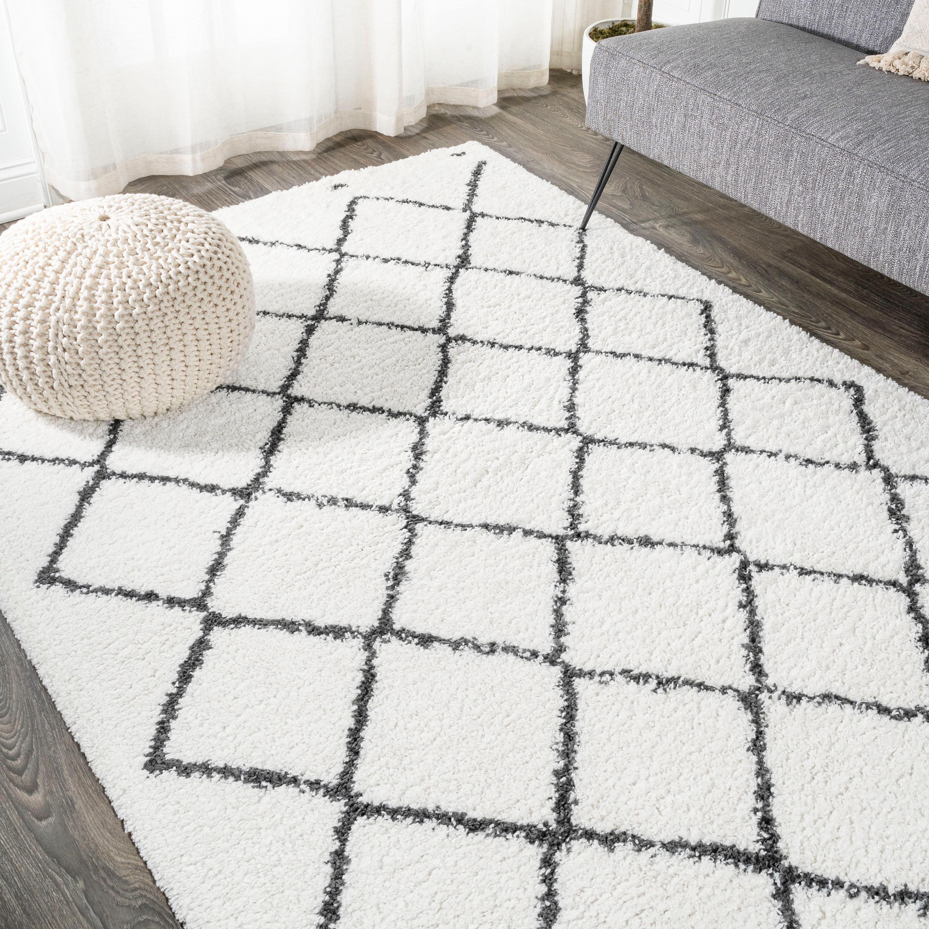 5'x8' Cami Moroccan Style Diamond Shag Area Rug, White - JONATHAN Y