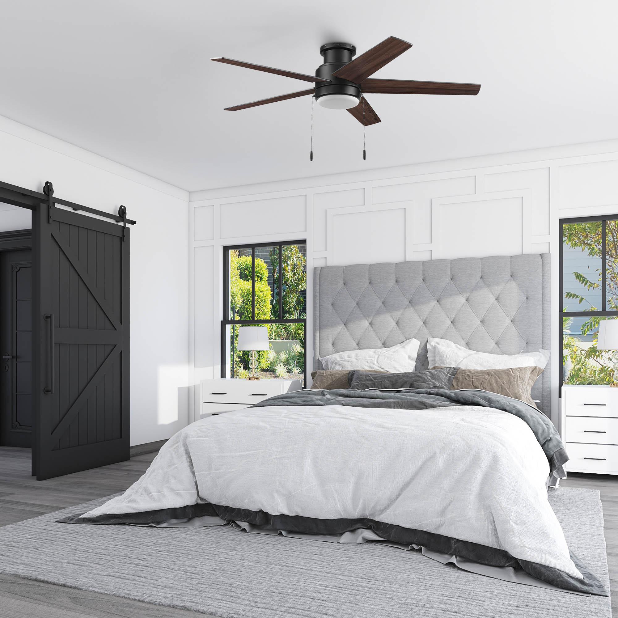 Harbor Breeze Fairbanks 52-Inches Matte Black with Black/Sable Blades Color-Changing Indoor/Outdoor Flush mount Standard Ceiling Fan With Light ( 5 -Blade)