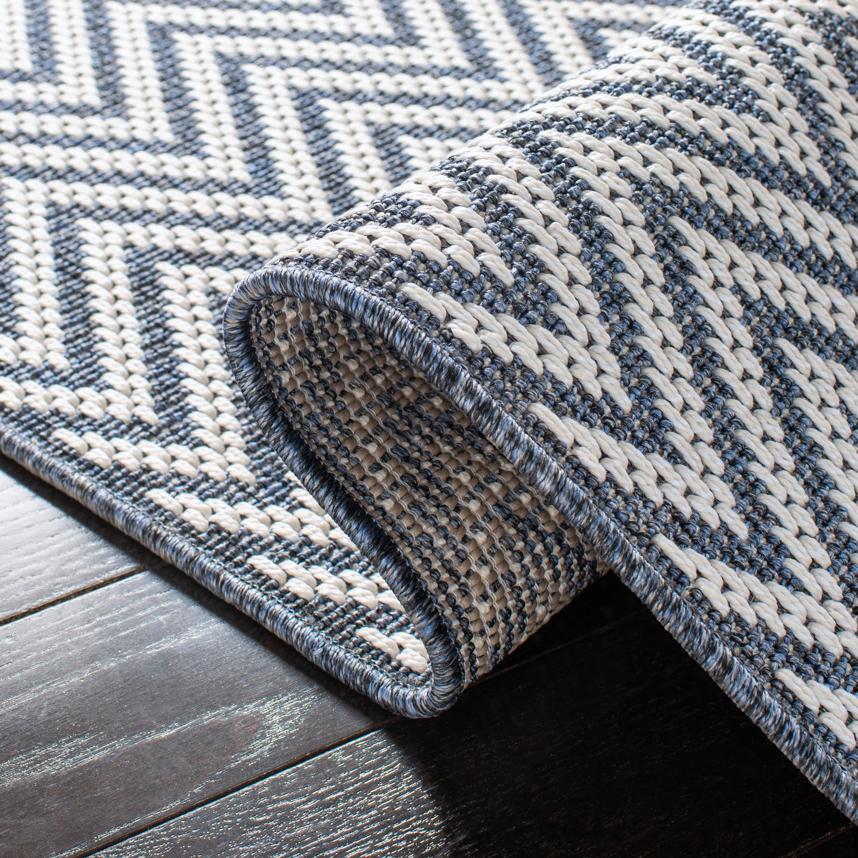 Bermuda BMU812 Power Loomed Indoor/Outdoor Area Rug - Blue/Creme - 6'7"x9'2" - Safavieh.