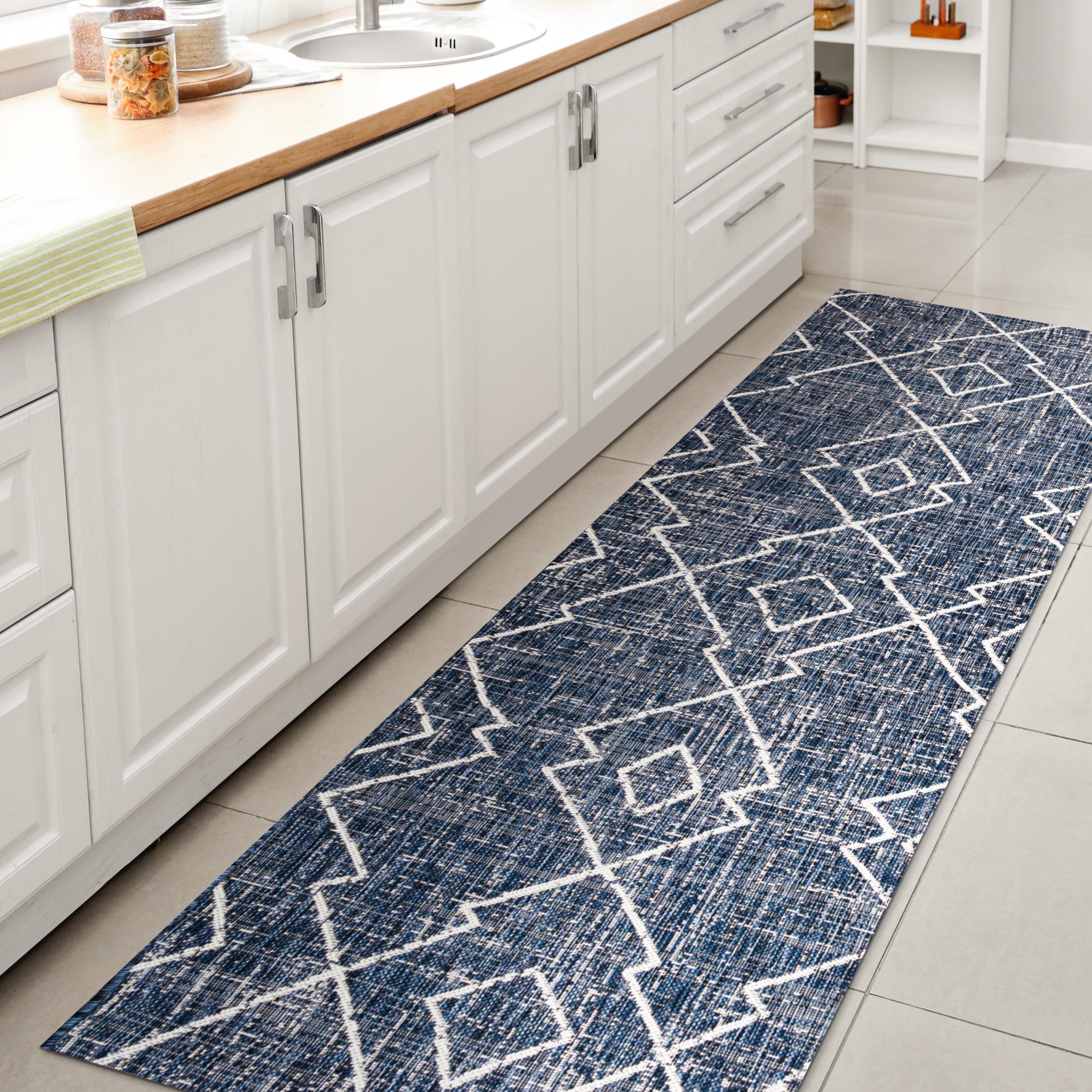 2'x8' Carwa  Diamond Trellis Indoor/Outdoor Runner Rug, Blue/Ivory - JONATHAN Y