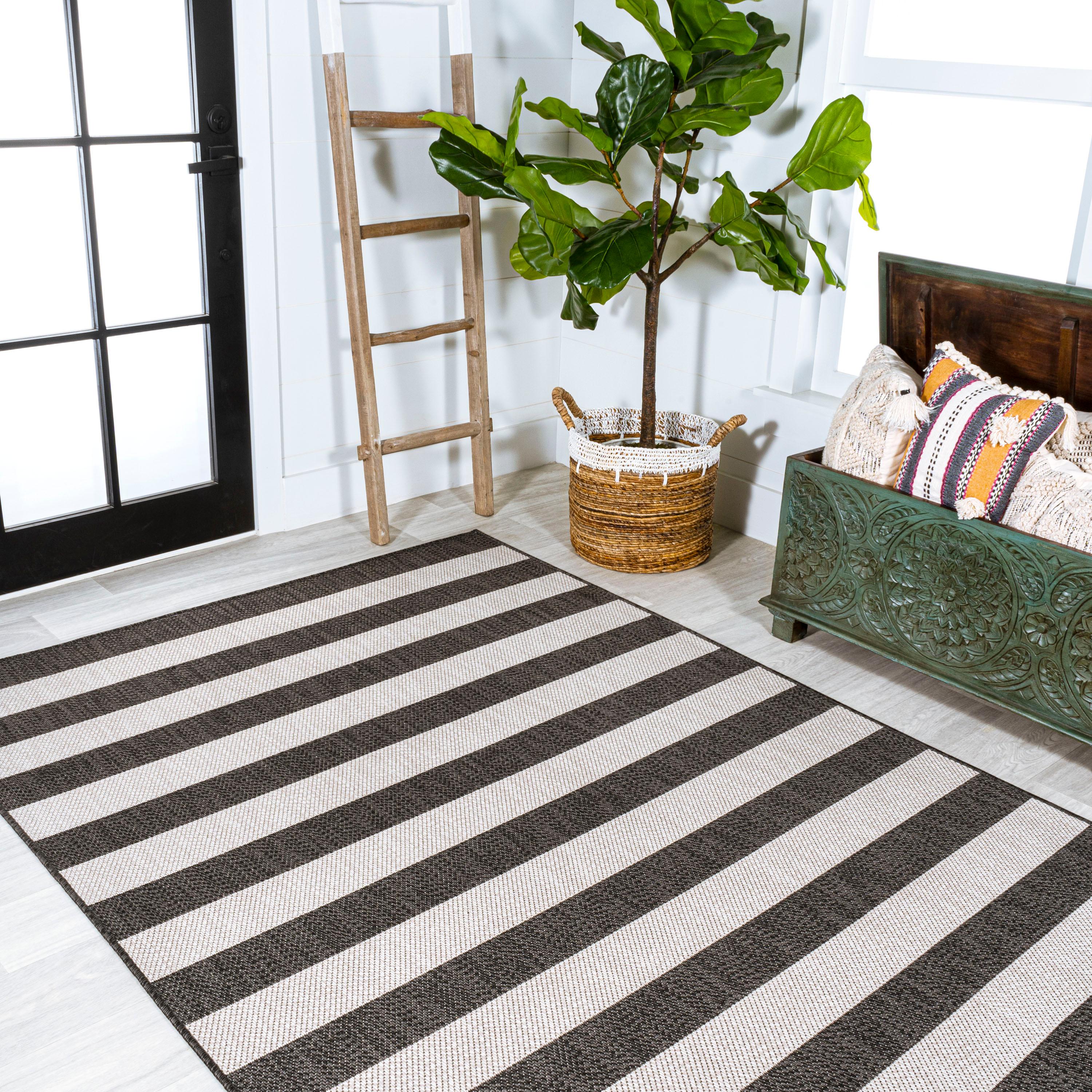 3' x 5' Negril Two-Tone Wide Stripe Indoor/Outdoor Area Rug, Black/Cream - JONATHAN Y