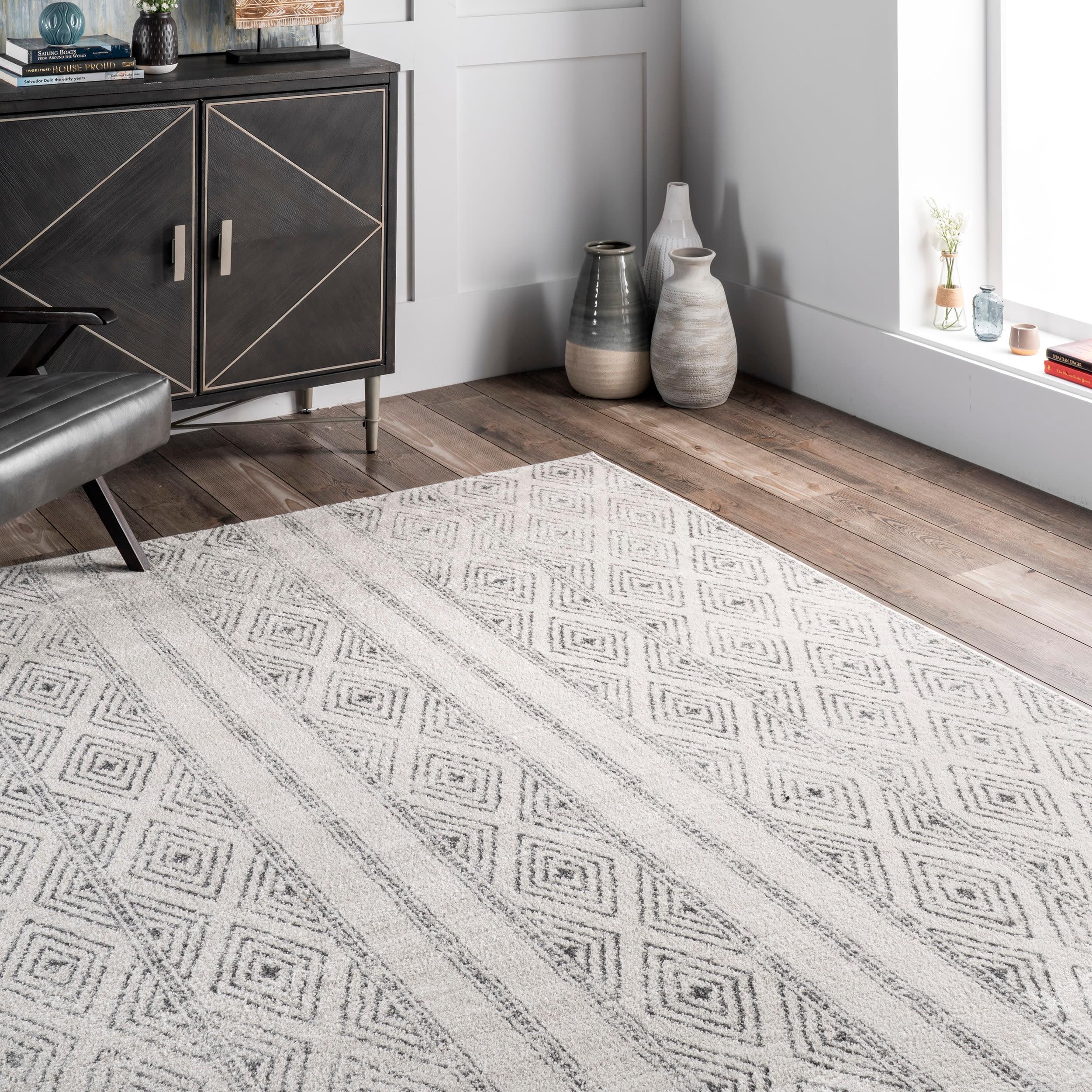 nuLOOM Sarina Diamonds Area Rug