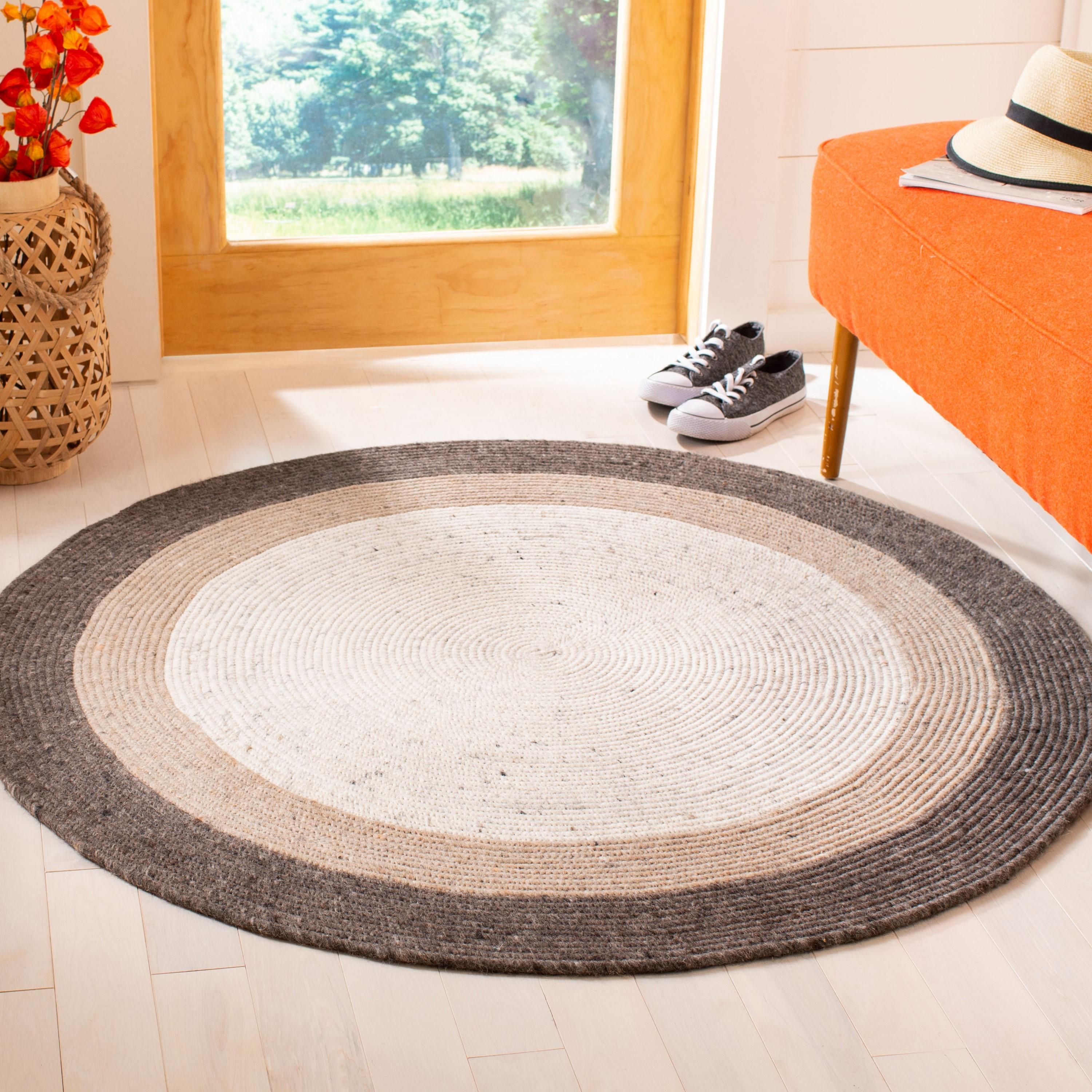 Braided BRD903 Hand Woven Indoor Accent Rug - Charcoal/Ivory - 3' Round - Safavieh