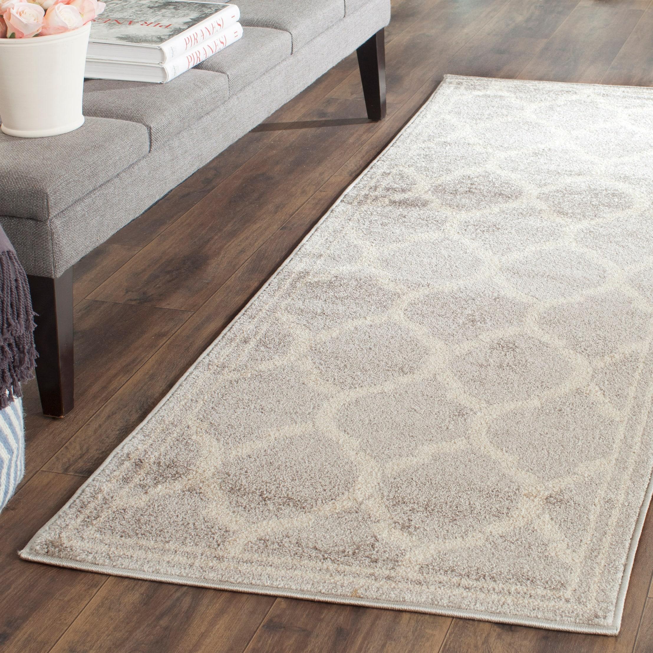 Amherst AMT415 Power Loomed Indoor Runner Rug - Light Grey/Ivory - 2'3"x9' - Safavieh