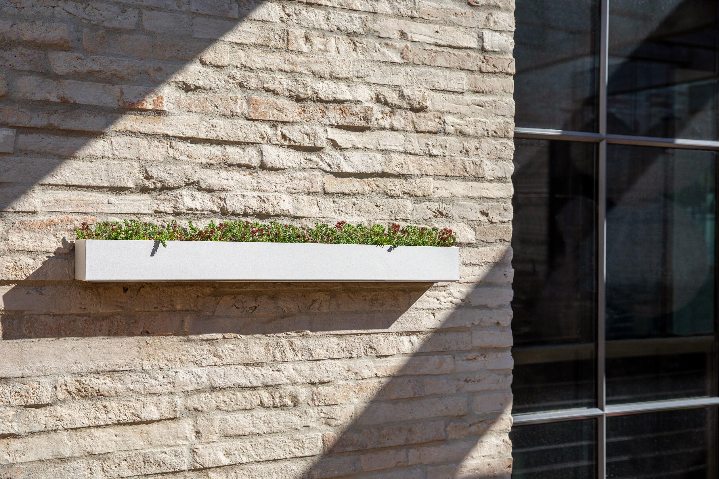 Veradek Geo Series Plastic Trough Hanging Planter