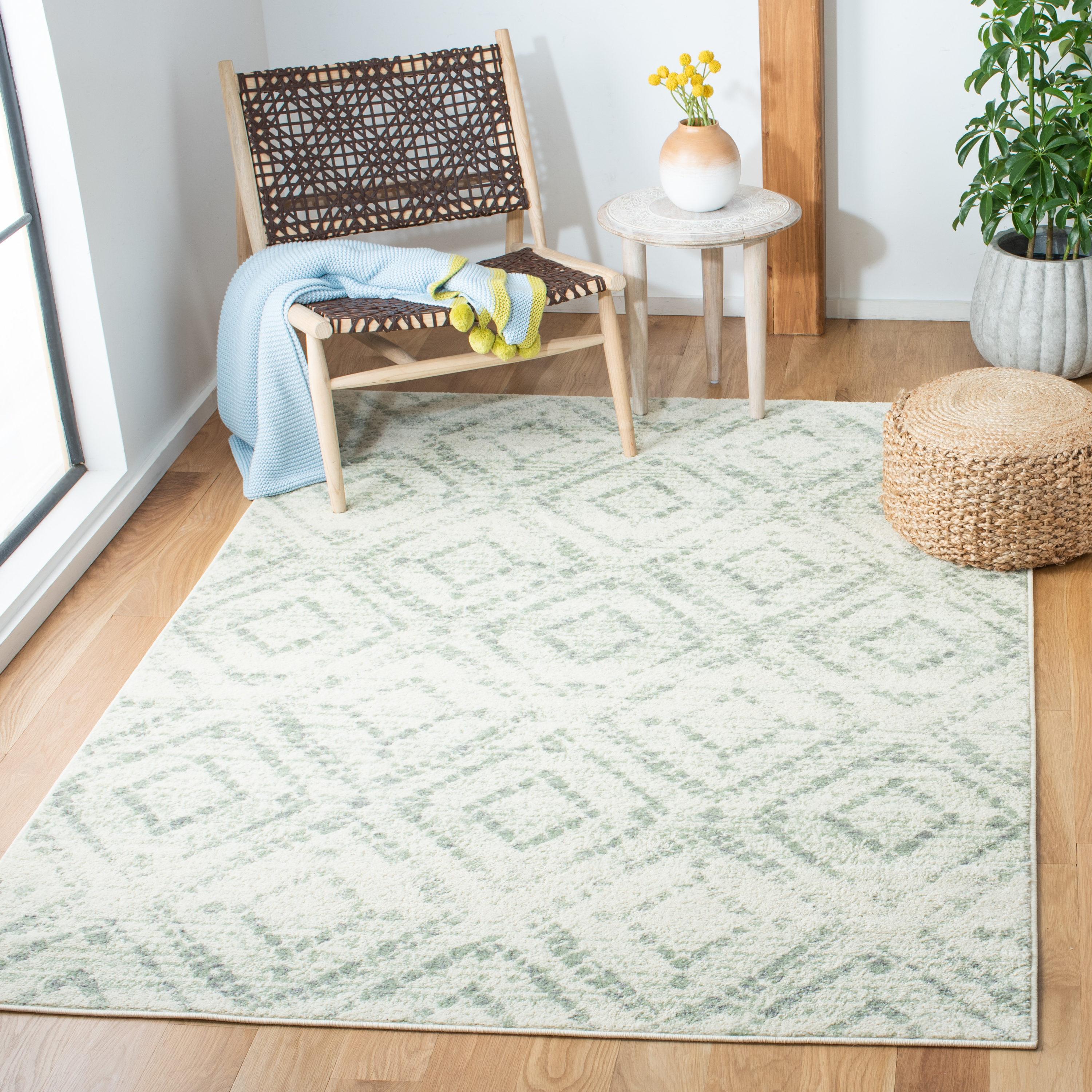 Adirondack ADR131 Machine Made Indoor Area Rug - Ivory/Green - 6'x9' - Safavieh