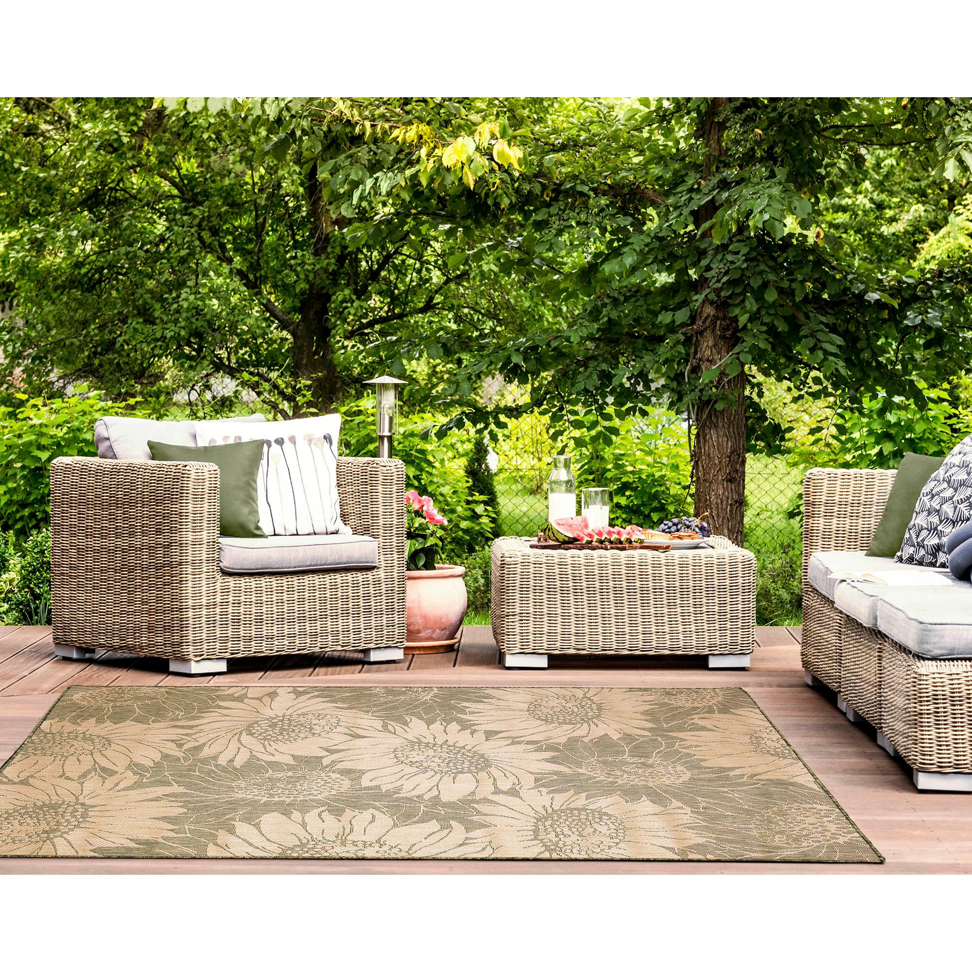 Liora Manne Carmel Sunflower Field Indoor/Outdoor Rug Green 3'3" x 4'11"