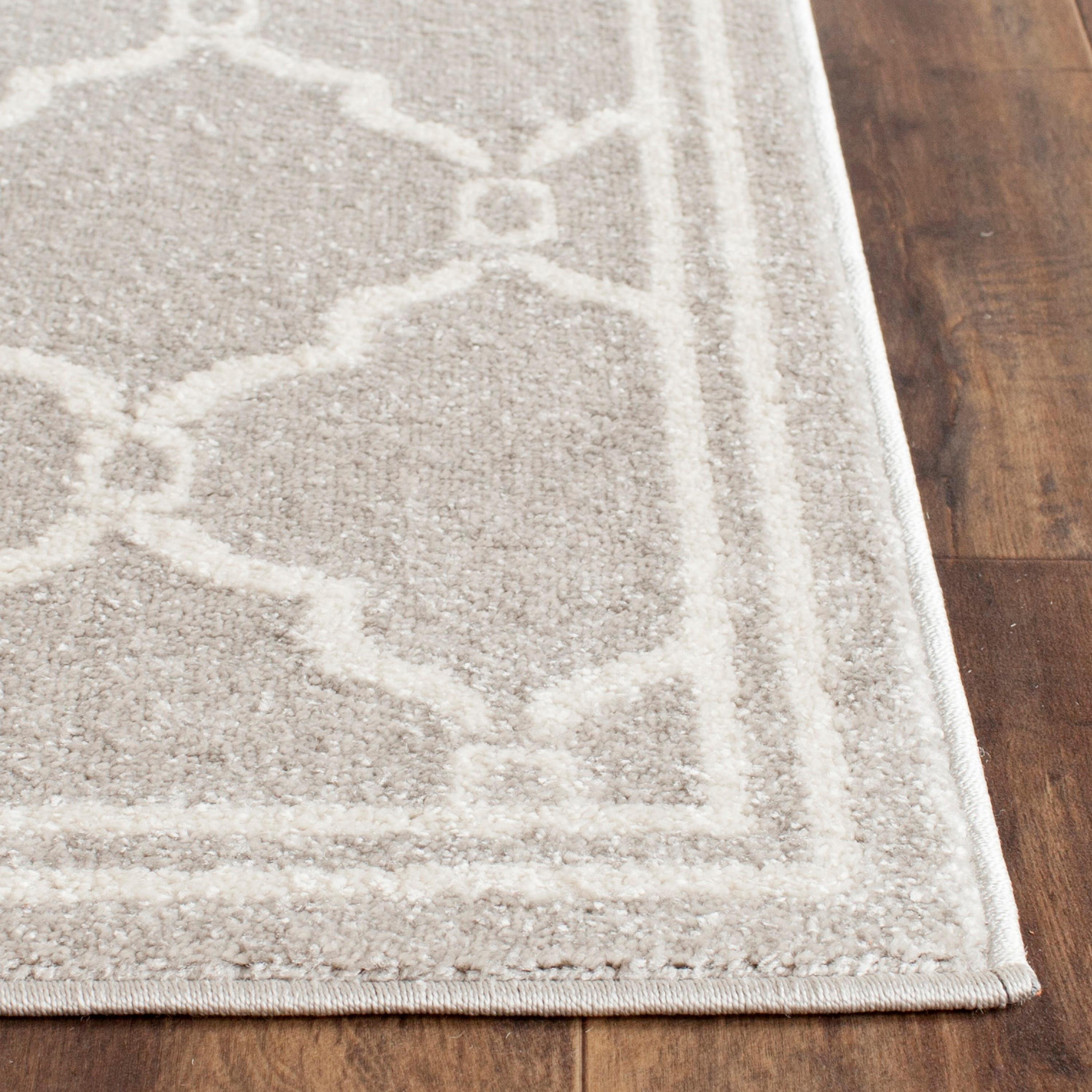 Amherst AMT414 Power Loomed Indoor Runner Rug - Light Grey/Ivory - 2'3"x11' - Safavieh