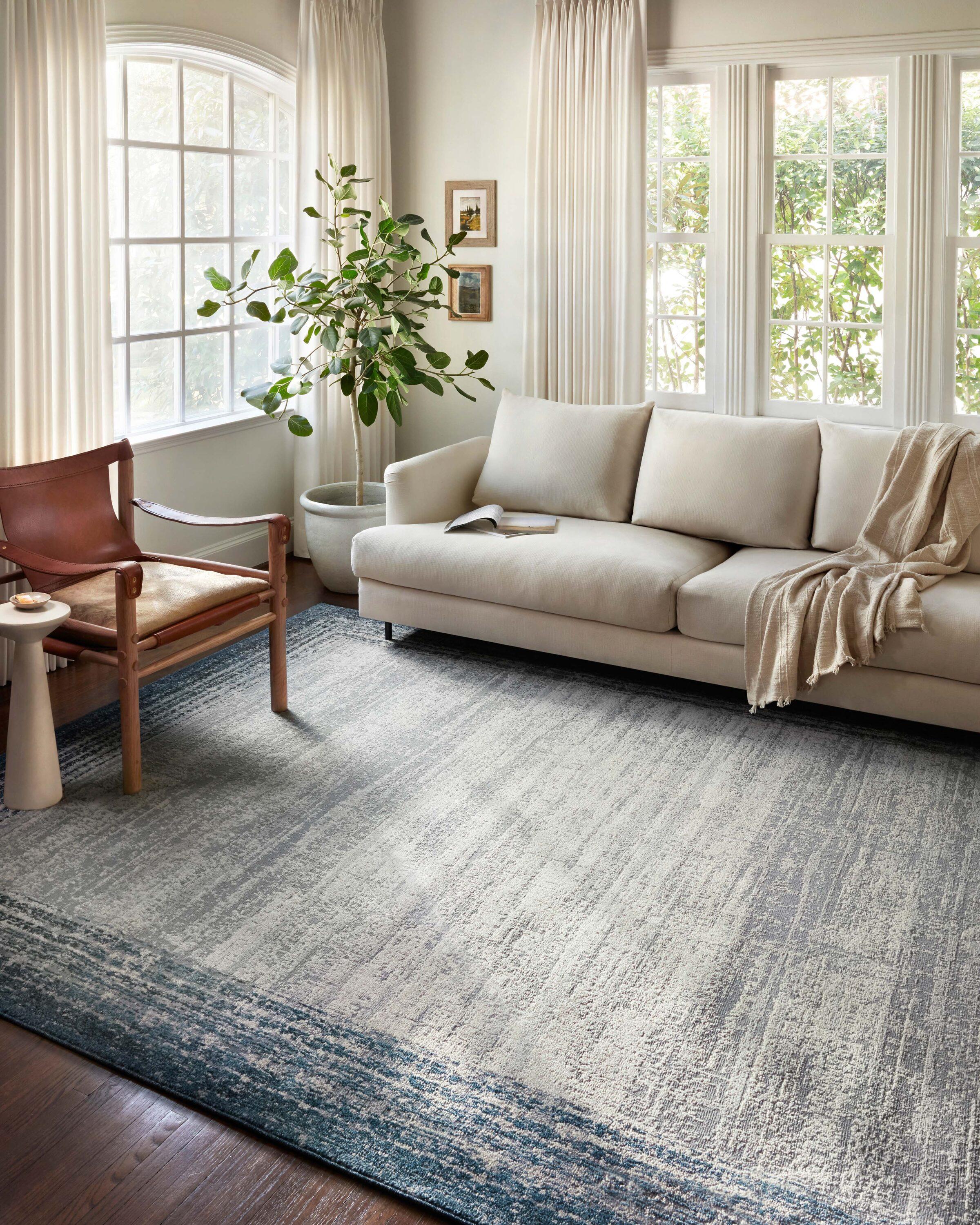 AUS-02 Pebble, Blue 6-7" x 9-2" Size Rug