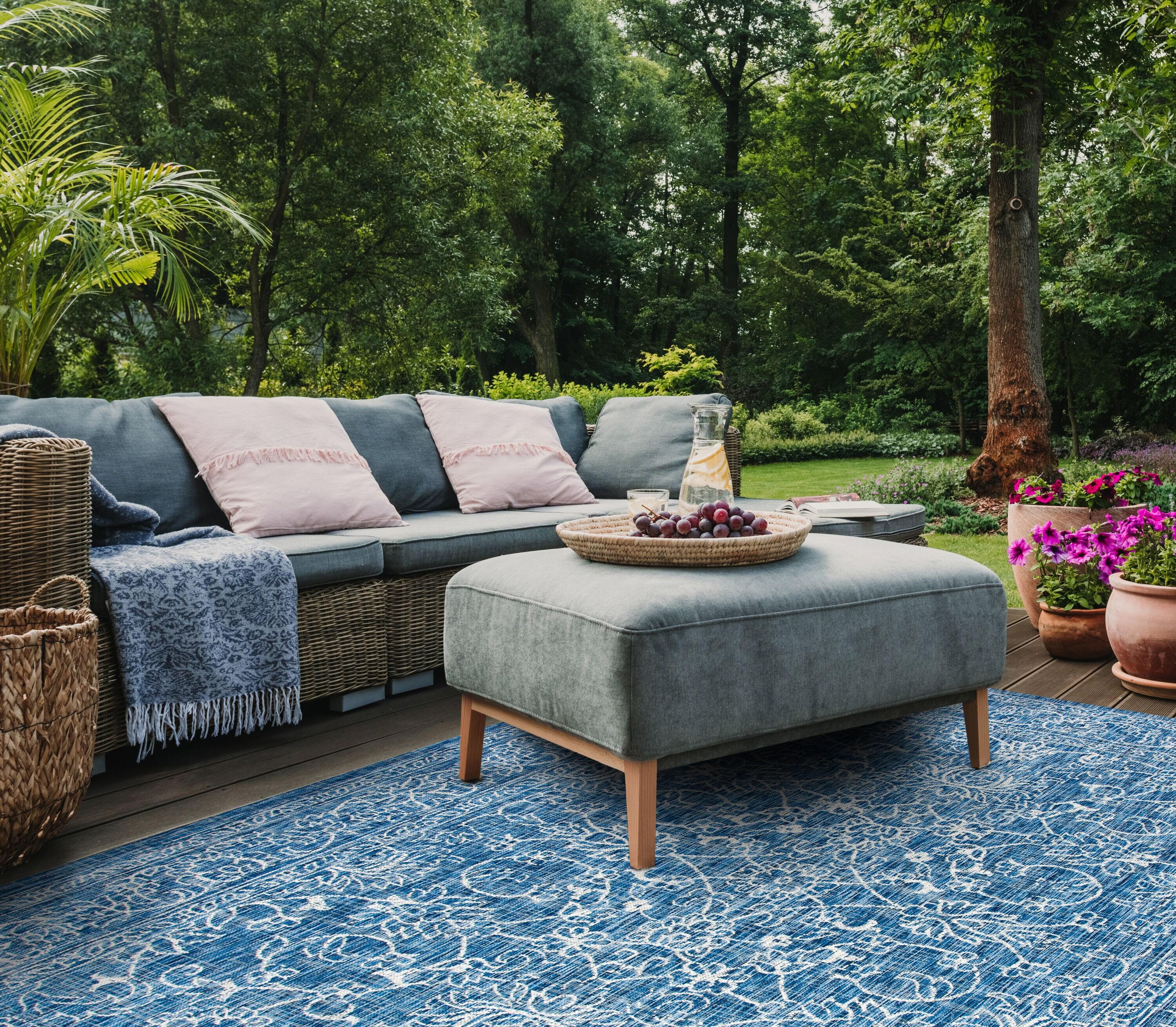 Courtyard CY8680 Power Loomed Indoor and Outdoor Area Rug - Navy/Ivory - 6'7"x6'7" - Safavieh