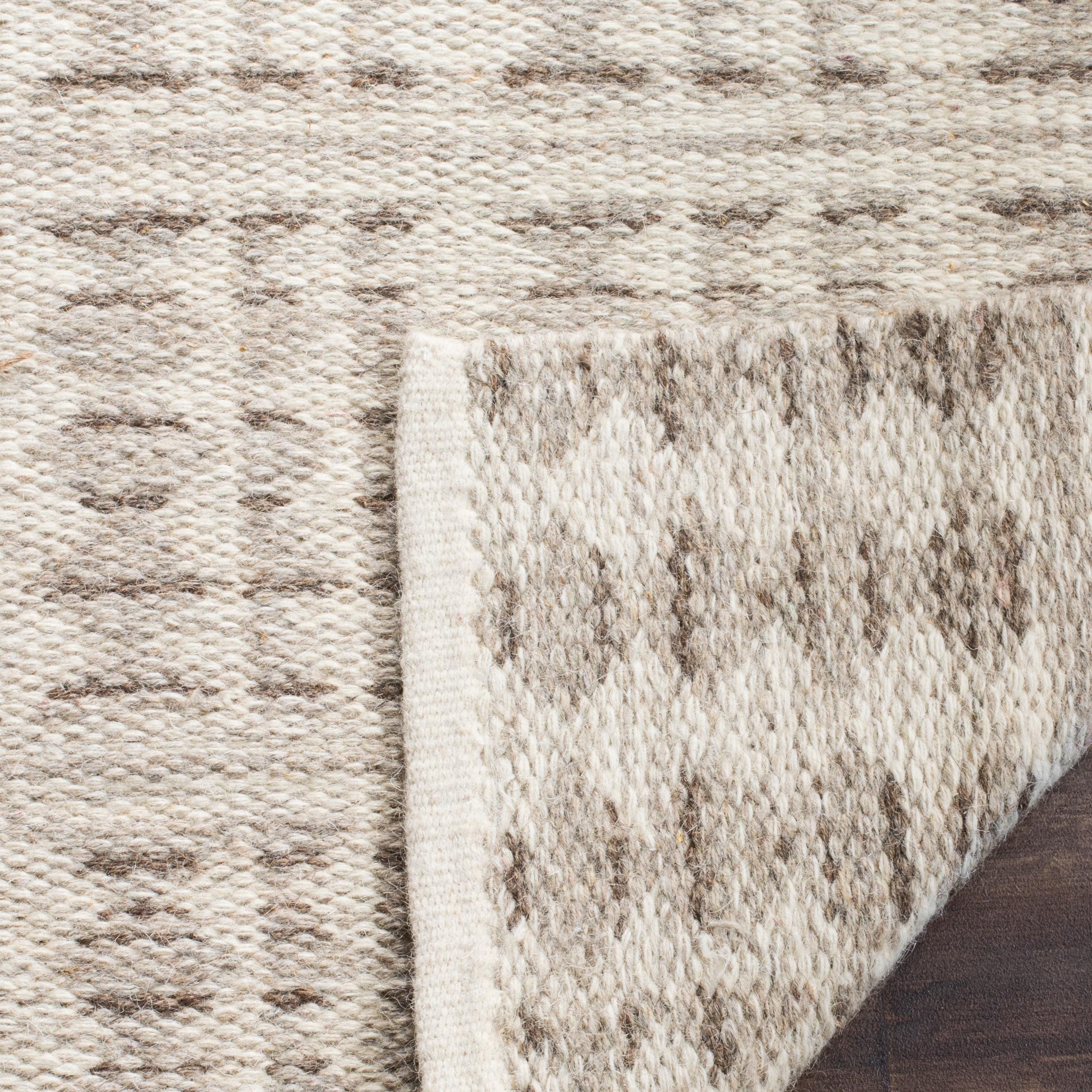Kilim KLM350 Hand Woven Area Rug - Ivory/Light Grey - 5'x8' - Safavieh