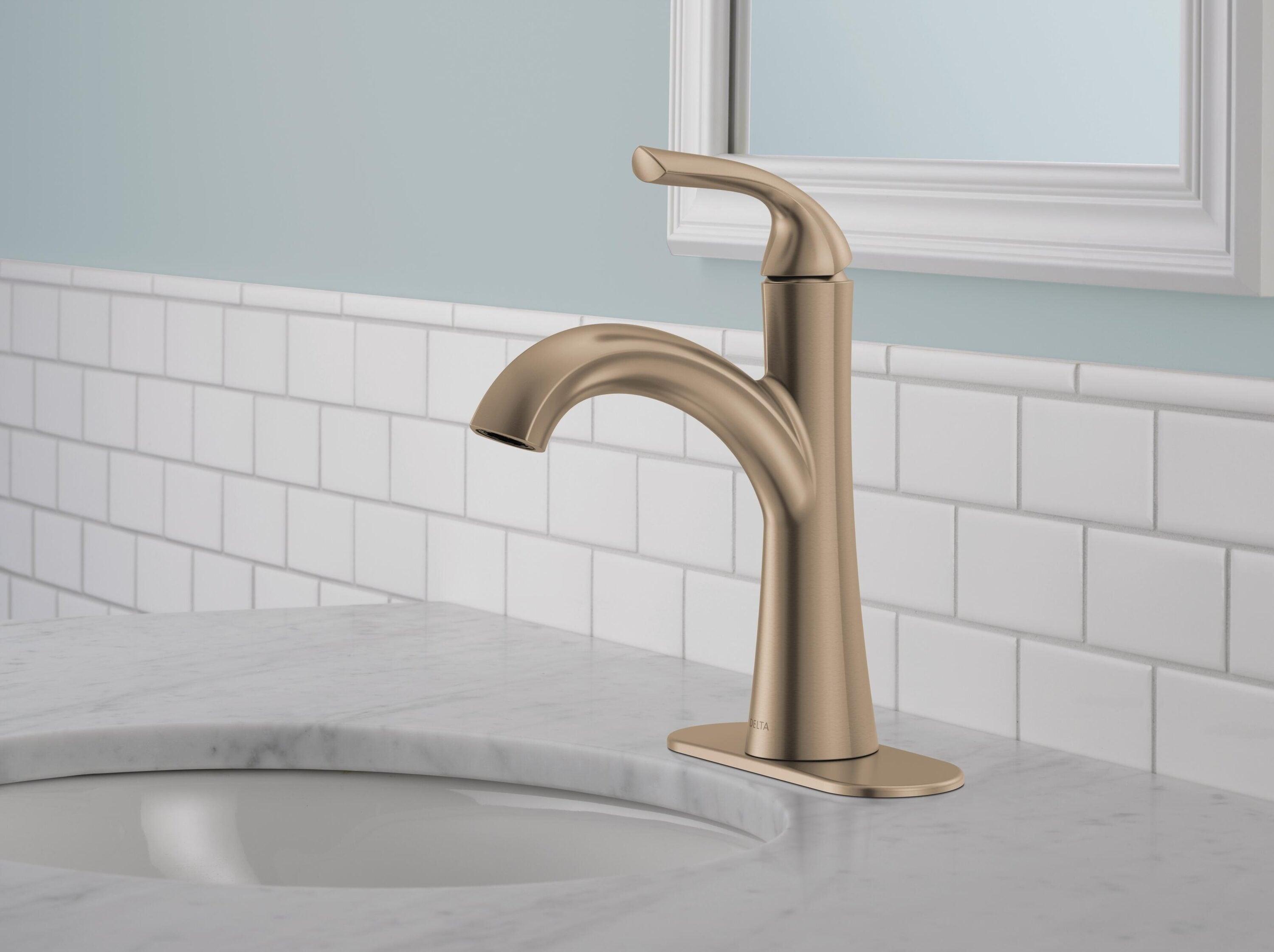 Arvo Single Hole Bathroom Faucet with Drain Assembly, Single Handle Bathroom Sink Faucet