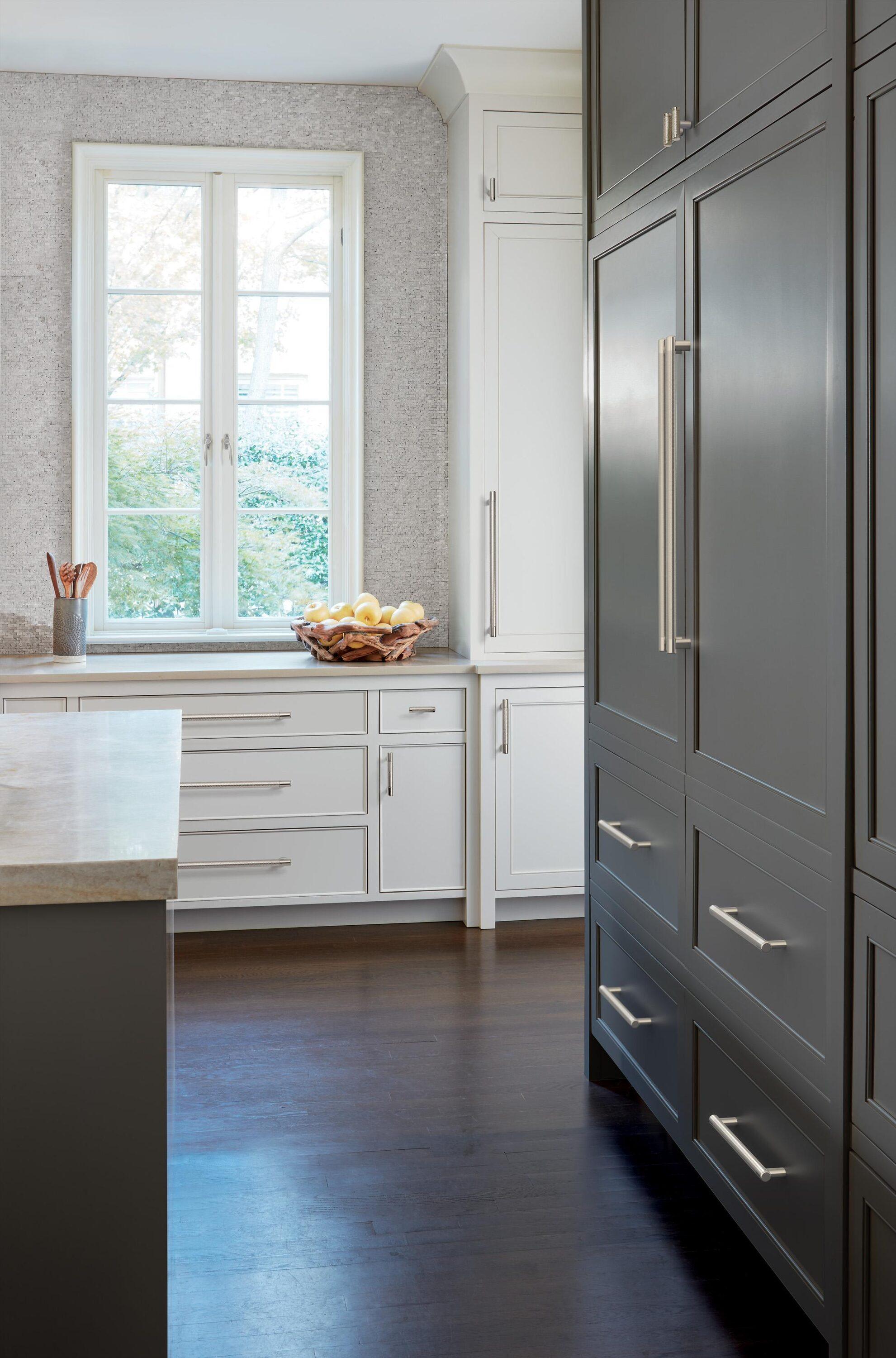 Amerock Bronx 24 inch (610mm) Center-to-Center Polished Nickel Appliance Pull