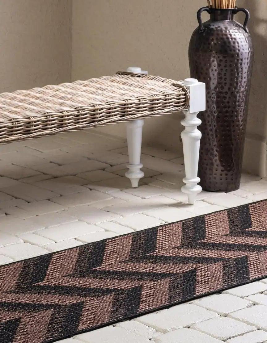 Unique Loom 2' 2 x 6' 0 Runner Brown Outdoor Modern Chevron Area Rug