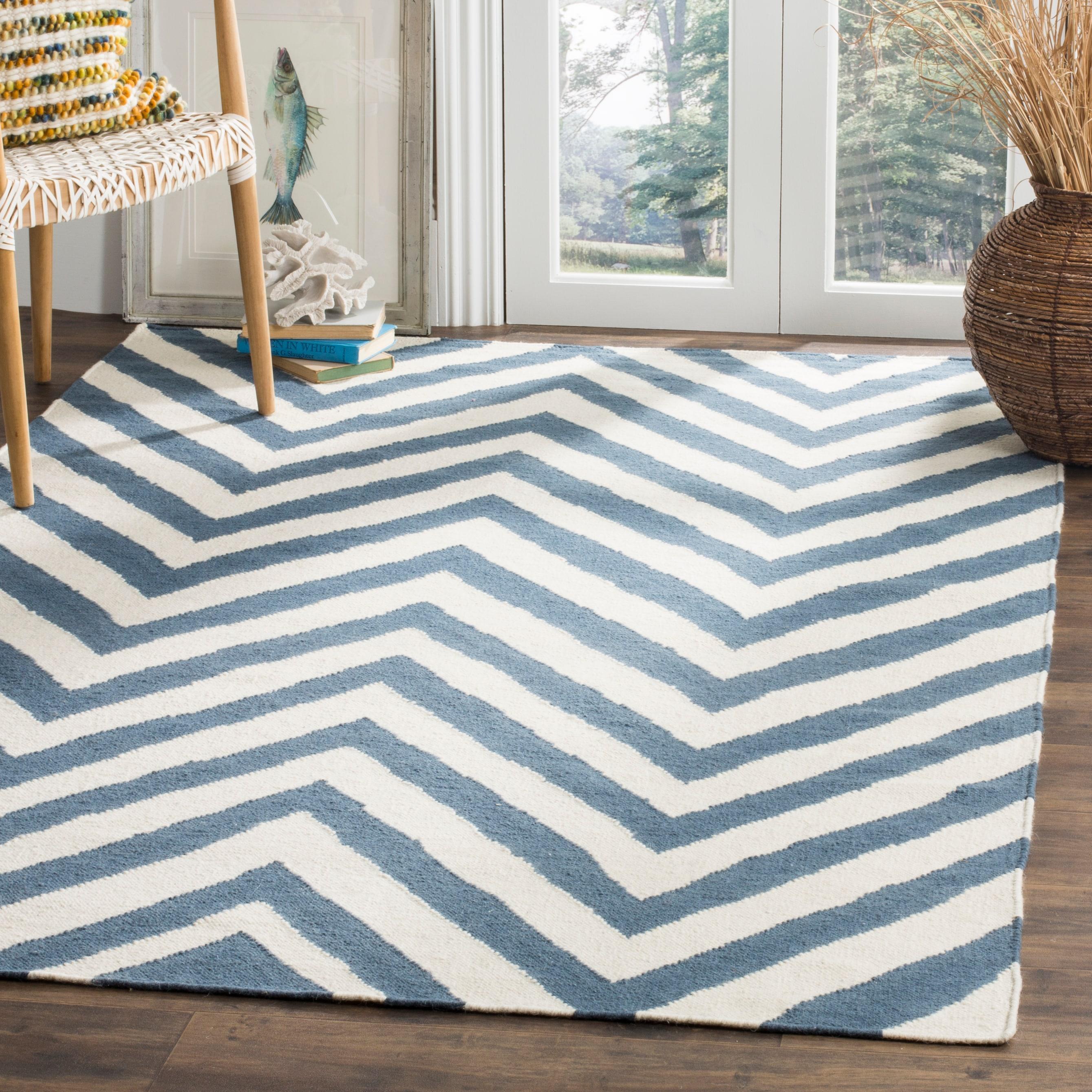 Handmade Blue and Ivory Geometric Wool Area Rug, 8' x 10'