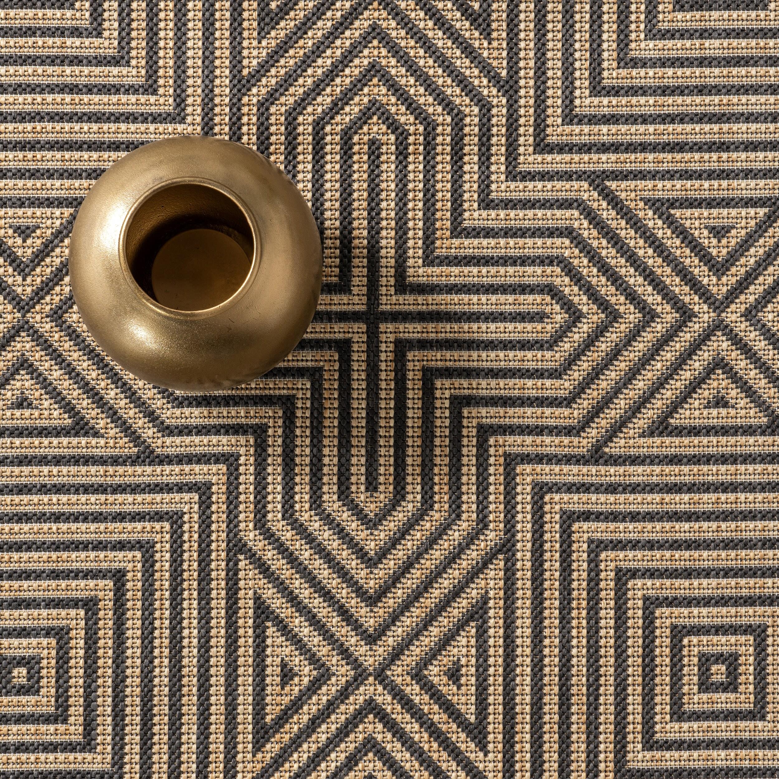 Nuloom Kelsey Geometric 7x9 Indoor/Outdoor Area Rug for Living Room Patio Deck Front Porch Kitchen, Charcoal/Brown