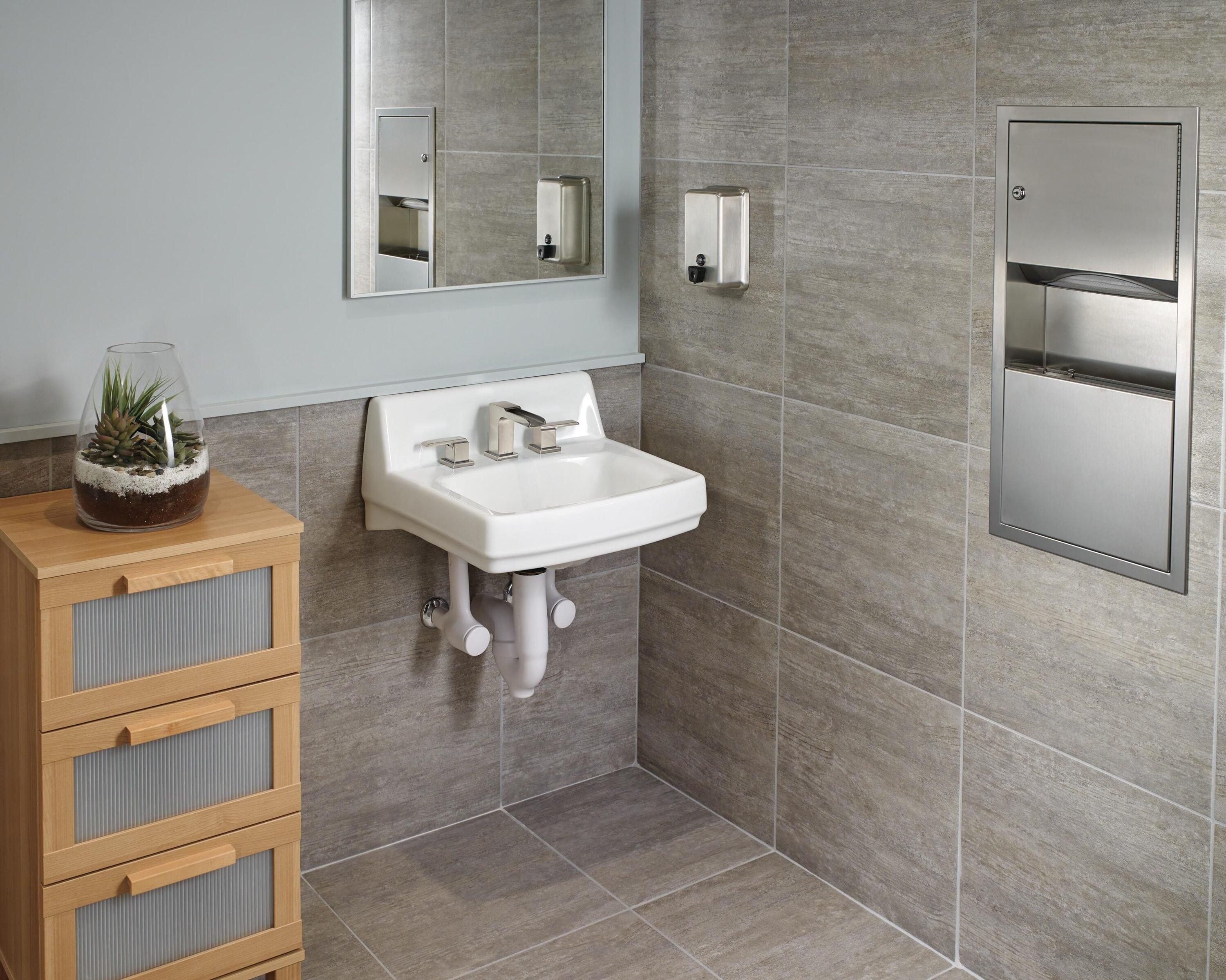 Ara Widespread Bathroom Faucet with Drain Assembly and DIAMOND Seal Technology