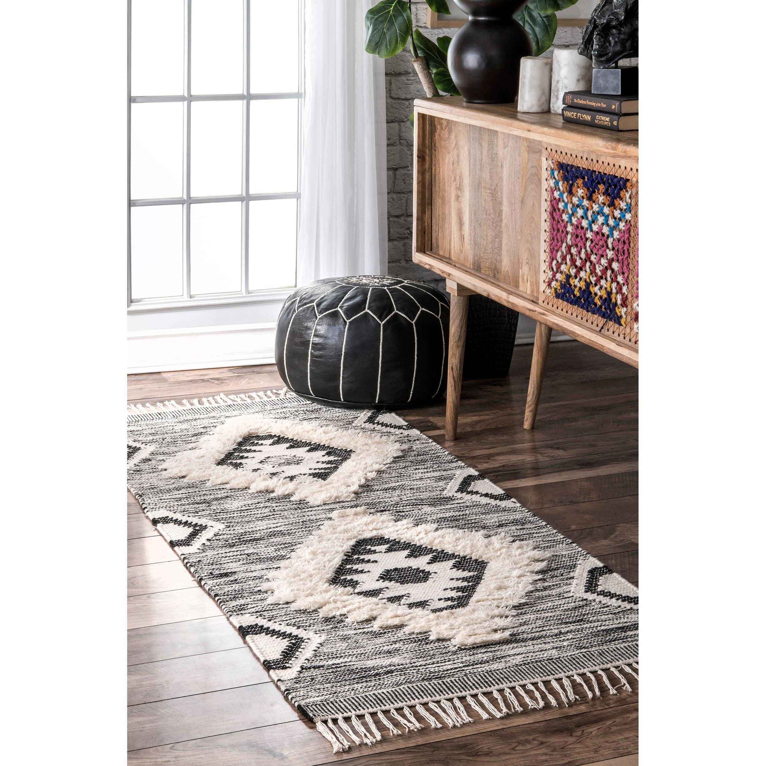 Nuloom Savannah Diamond 2x8 Wool Runner Indoor Area Rug for Living Room Bedroom Dining Room Entryway Hallway Kitchen, Black/Ivory