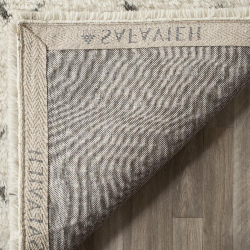 Safavieh CASABLANCA, IVORY / GREY, 6' X 6' Square, Area Rug, CSB851B-6SQ