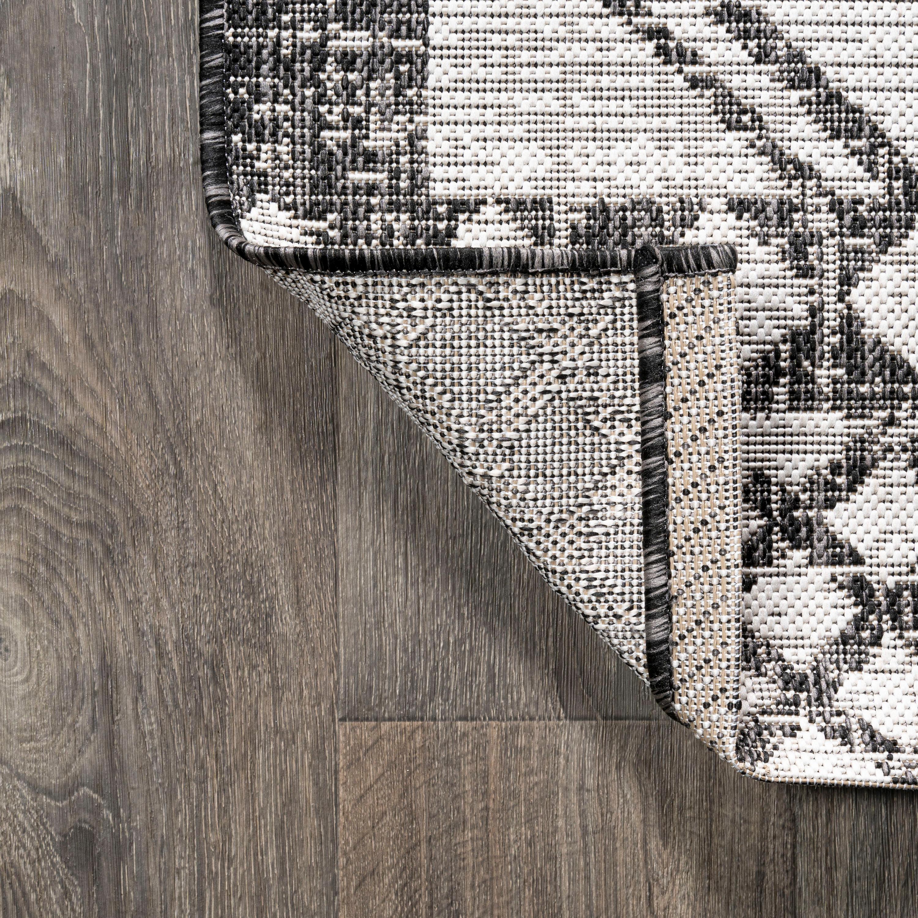 3'x5' Marokko Diamond  Medallion Indoor/Outdoor Area Rug, Ivory/Black - JONATHAN Y