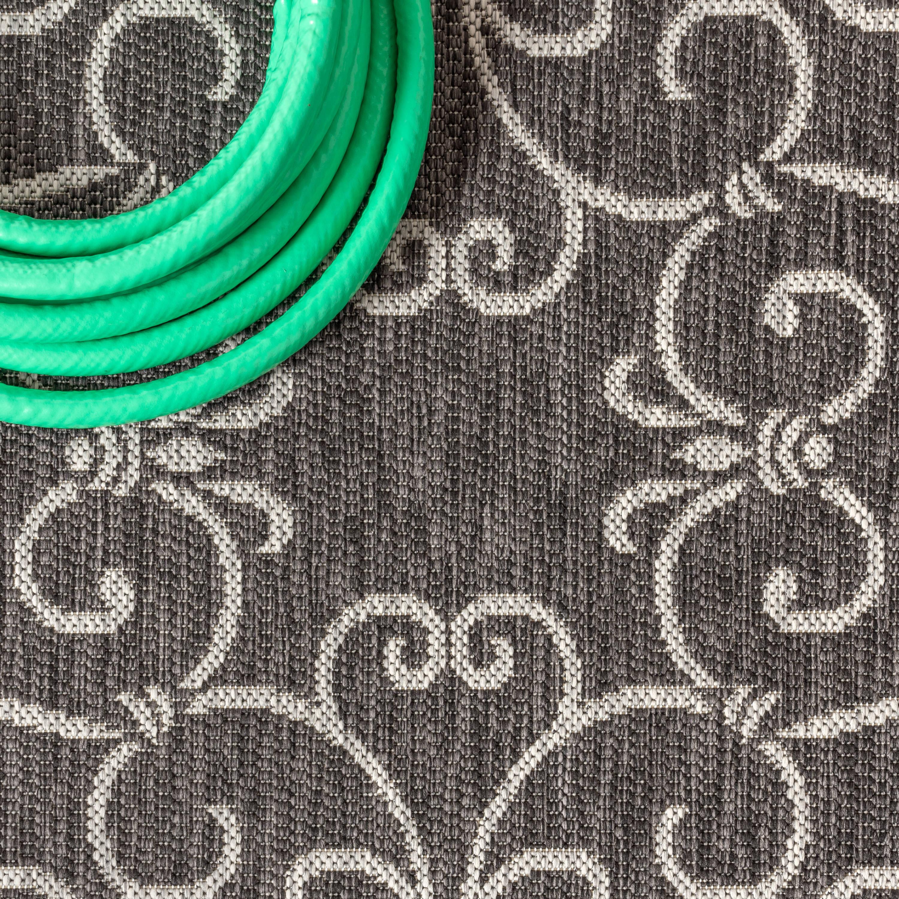 4'x6' Charleston Vintage Filigree Textured Weave Indoor/Outdoor Area Rug, Black/Gray - JONATHAN Y